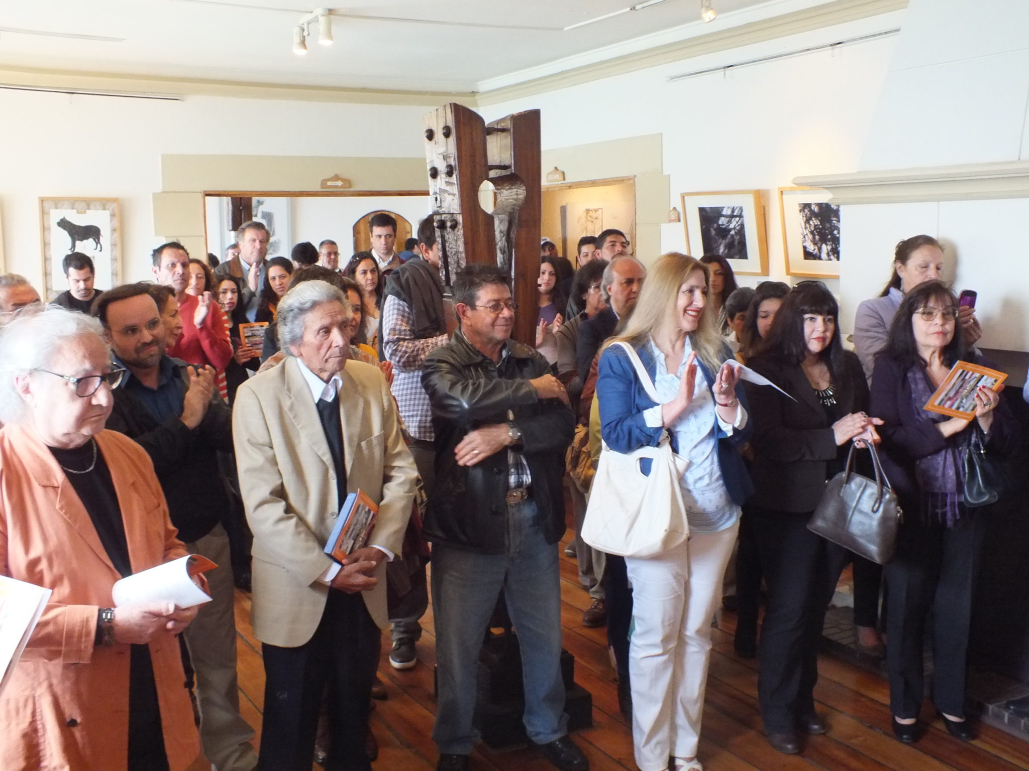 Se inauguró exposición “Lugar común” con obras de profesores de Escuela Municipal de Bellas Artes en Castillo Wulff
