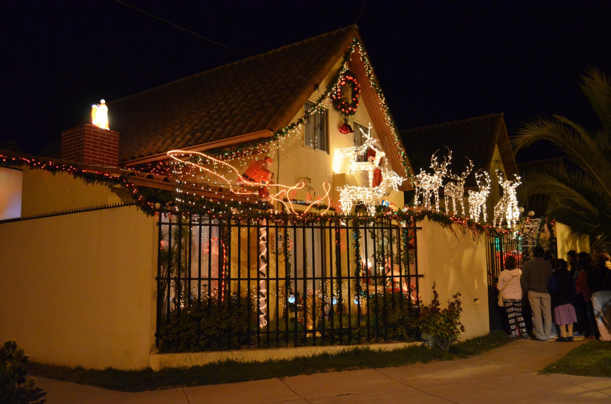 Hermosas casas adornan la Navidad en Villa Alemana