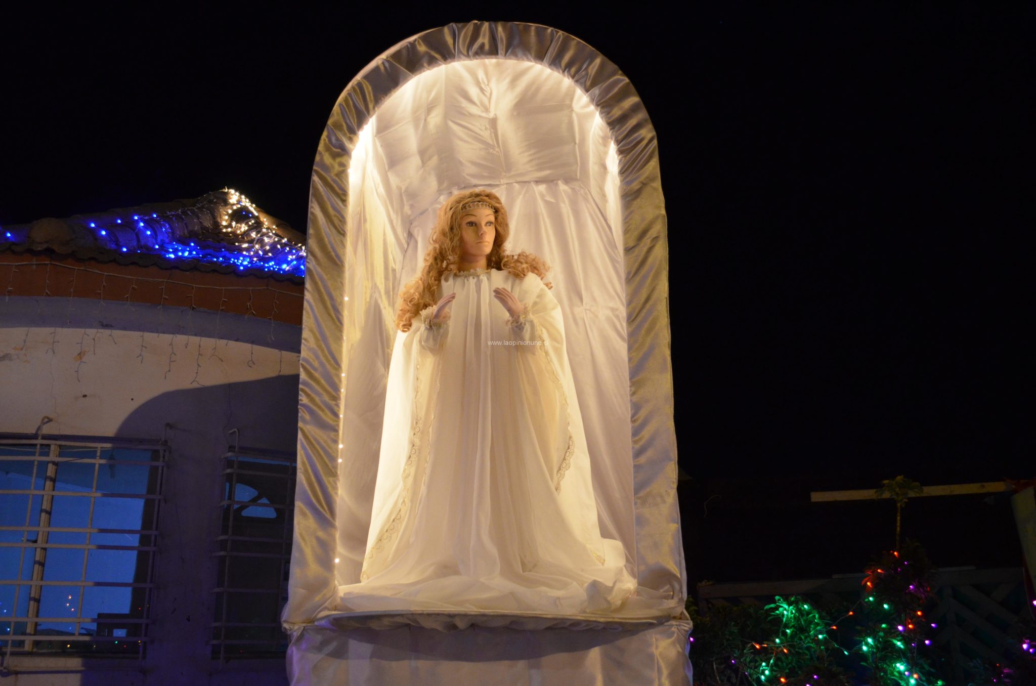 Hermosas casas adornan la Navidad en Villa Alemana