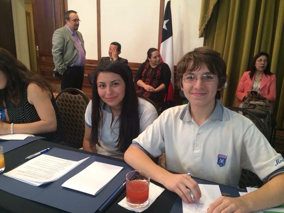 Estudiante de Villa Alemana entrega propuesta a Min. Relaciones Exteriores