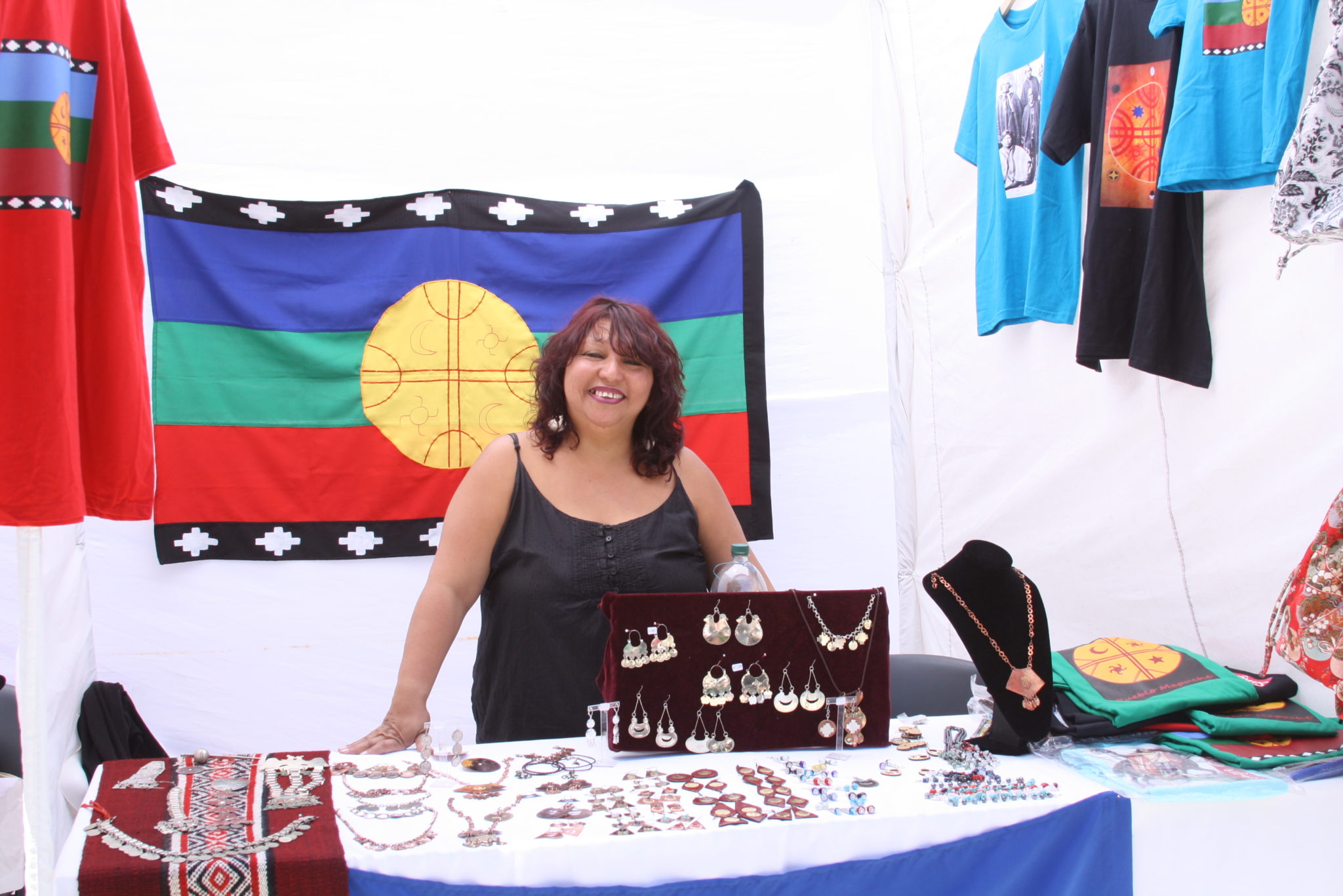 Quilpué realiza Ferias Navideñas en la plaza Eugenio Rengifo