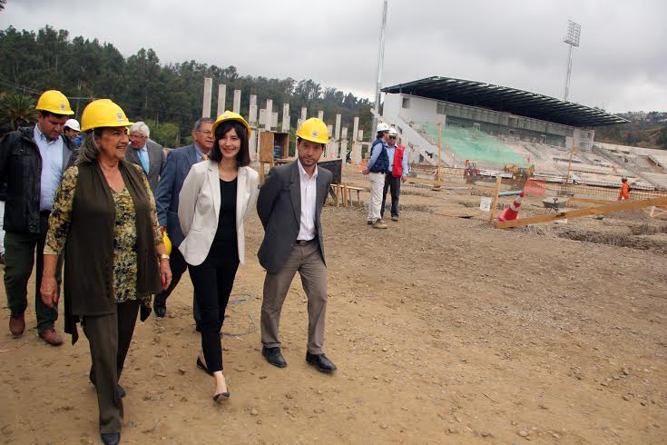 Ministra del Deporte conforme con el avance de obras en el Estadio Sausalito