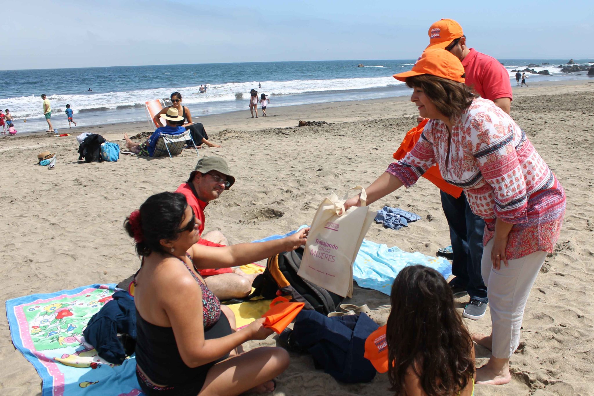 En Concón inician campaña de verano que busca prevenir la violencia contra la mujer