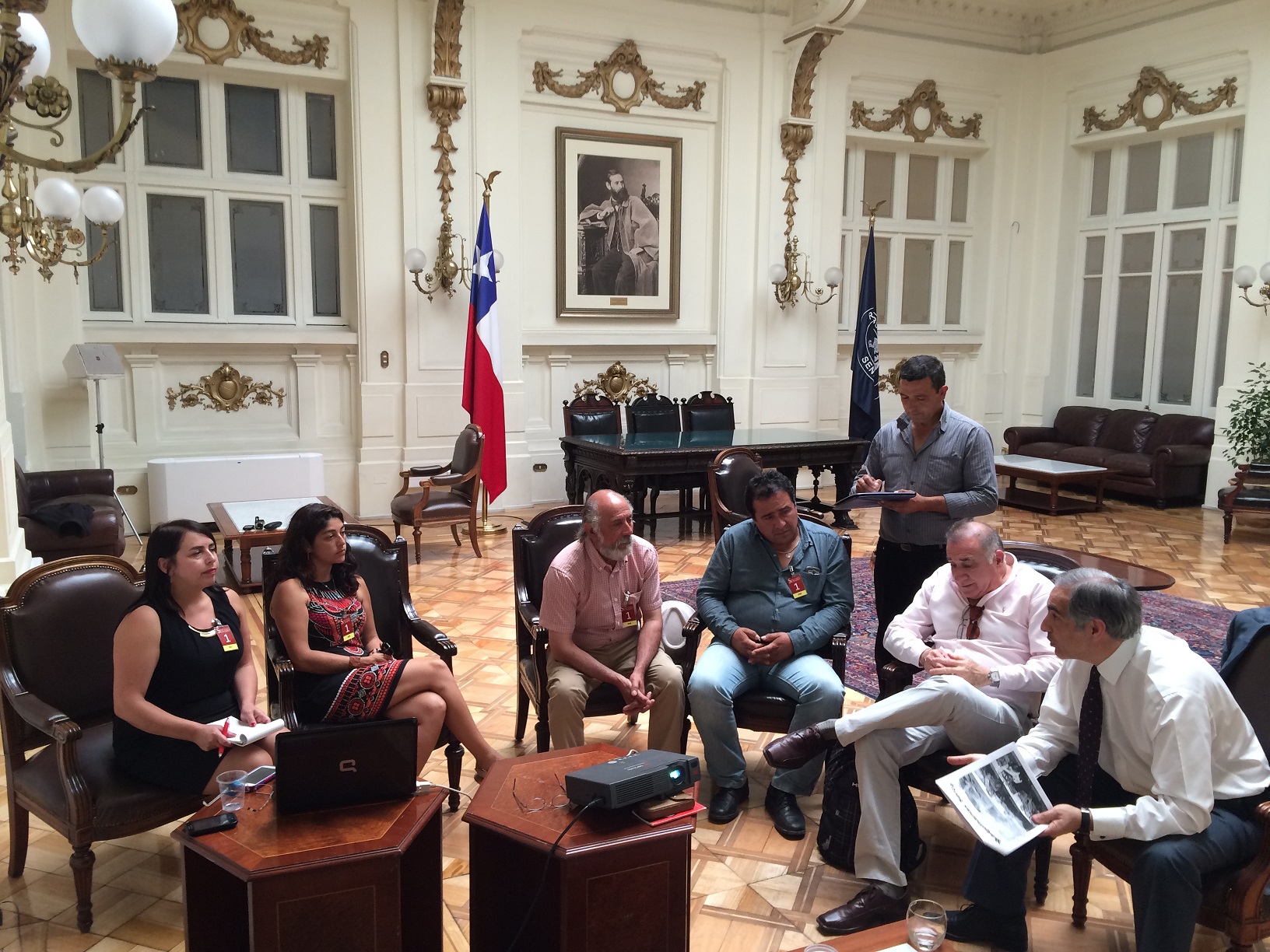 Conductores municipales de la Región de Valparaíso exigen mejoras en sus condiciones de trabajo