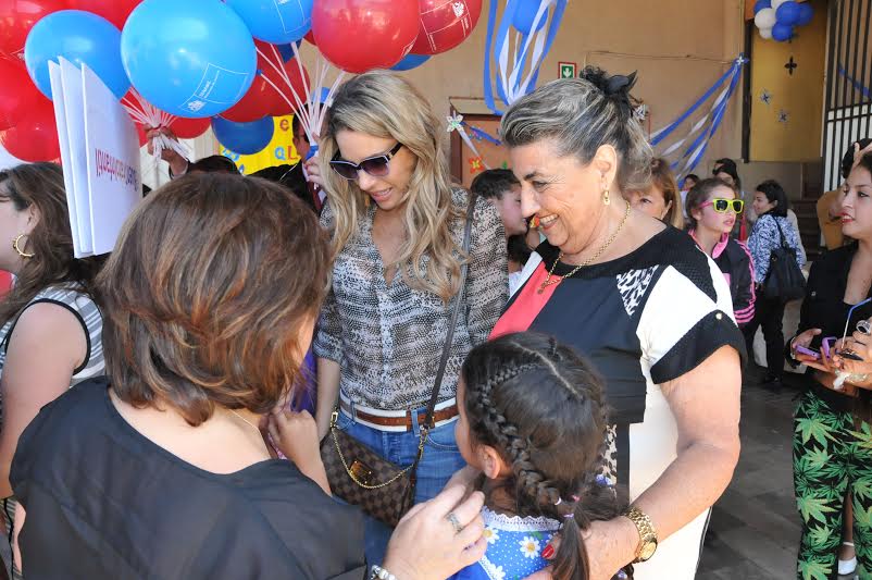 Alcaldesa y parte del jurado del Festival visitaron el hogar de menores Teresa Cortés Brown