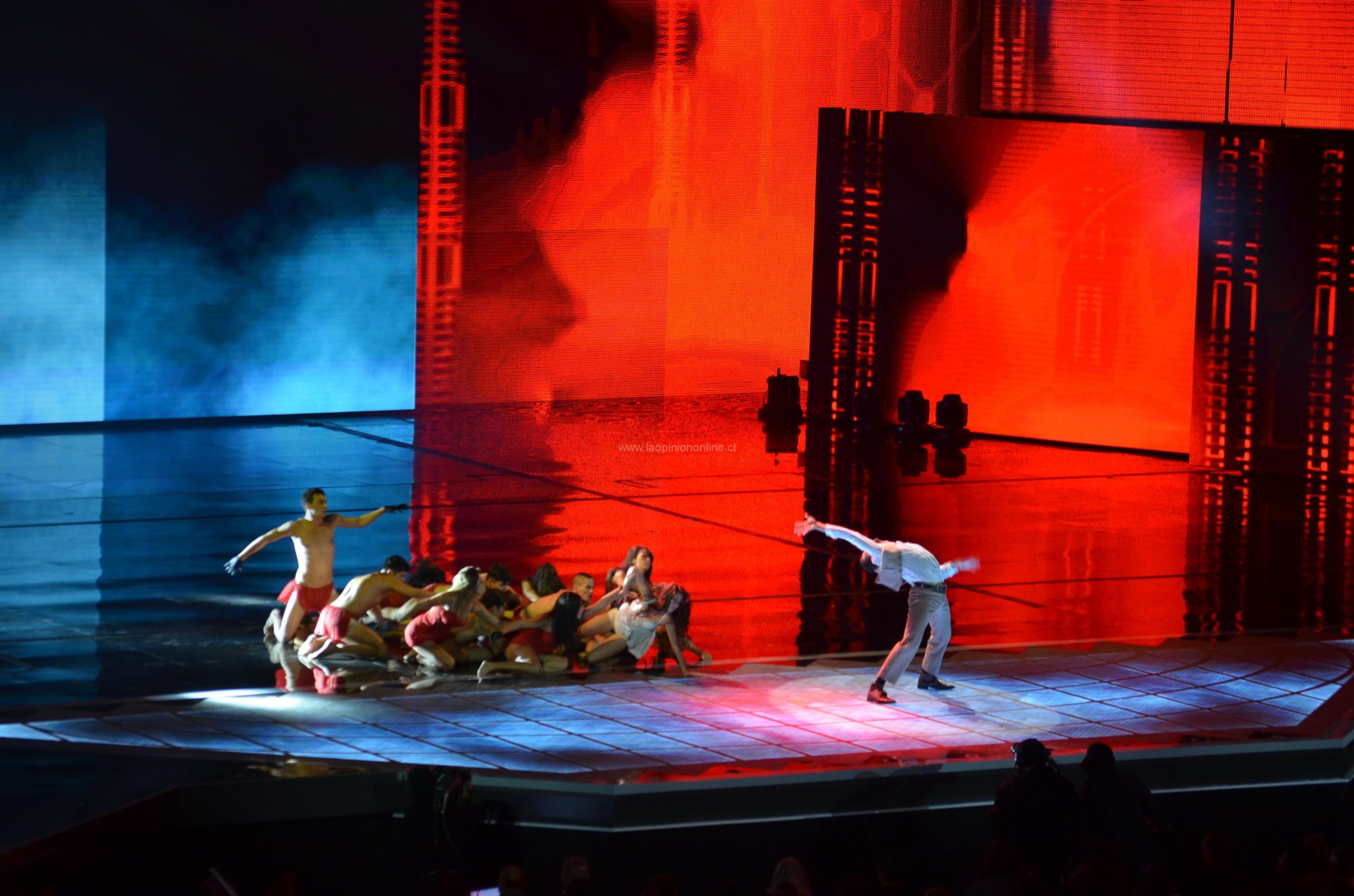 Luis Fonsi dio inicio al LVI Festival Internacional de la Canción de Viña del Mar