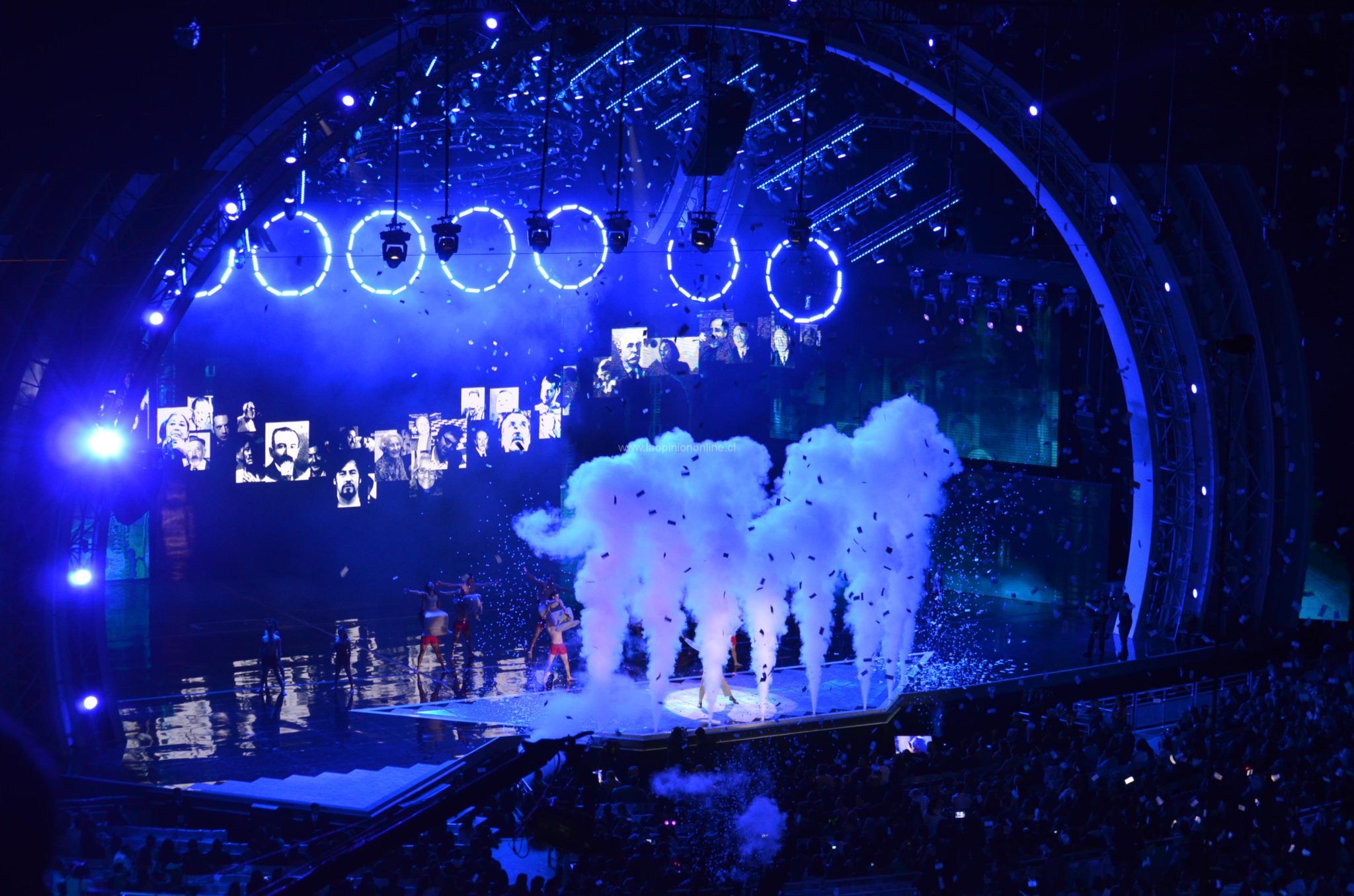 Luis Fonsi dio inicio al LVI Festival Internacional de la Canción de Viña del Mar