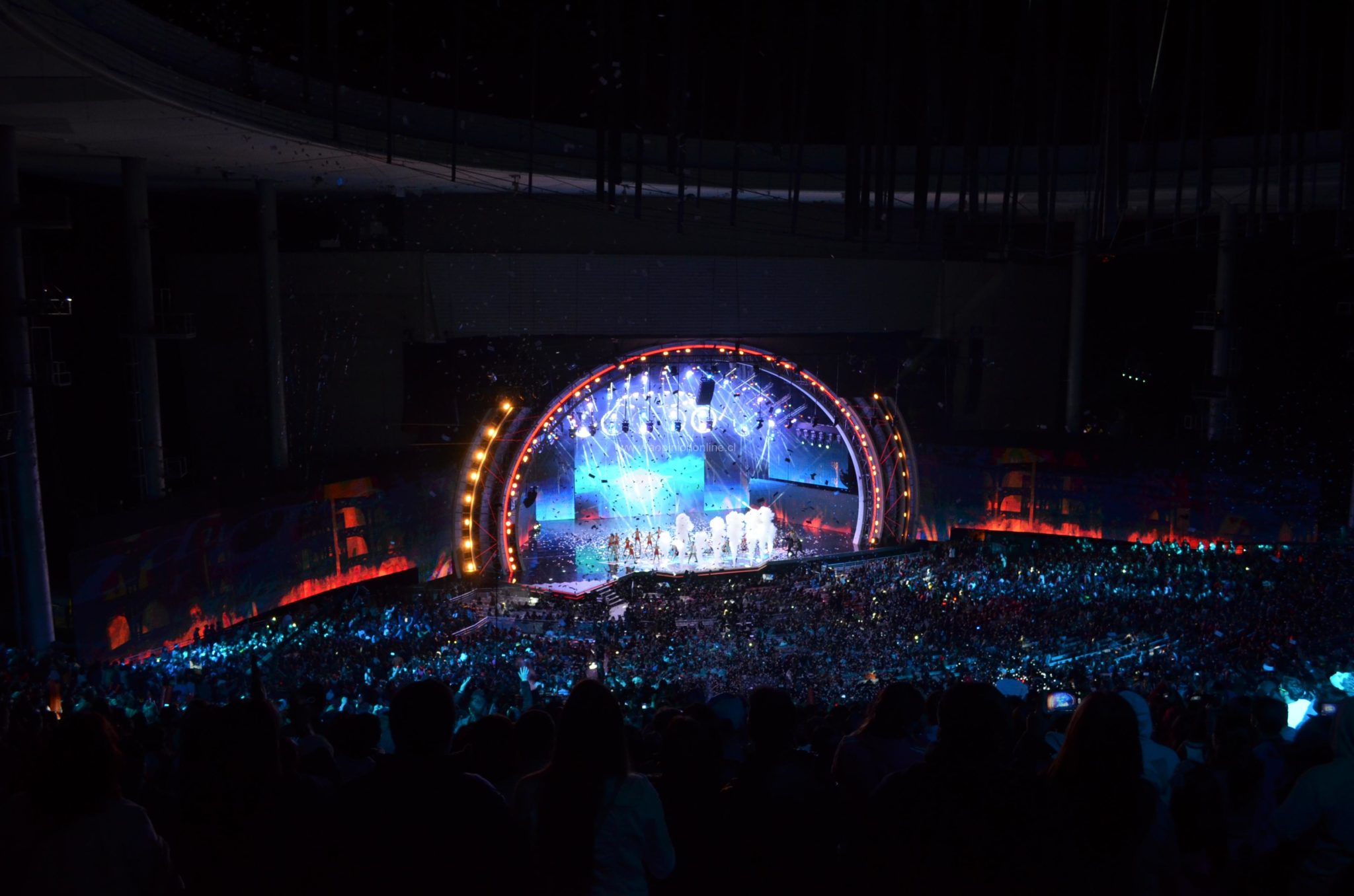Luis Fonsi dio inicio al LVI Festival Internacional de la Canción de Viña del Mar