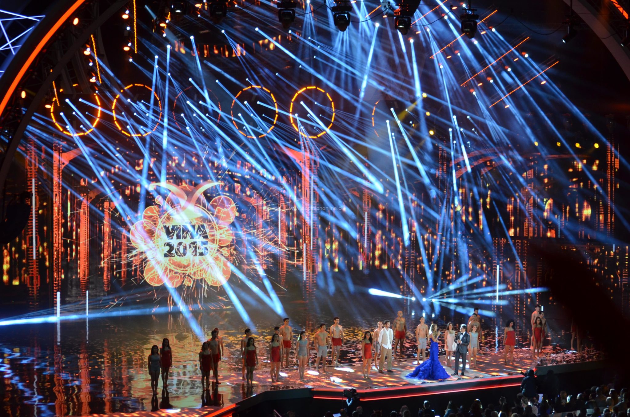 Luis Fonsi dio inicio al LVI Festival Internacional de la Canción de Viña del Mar