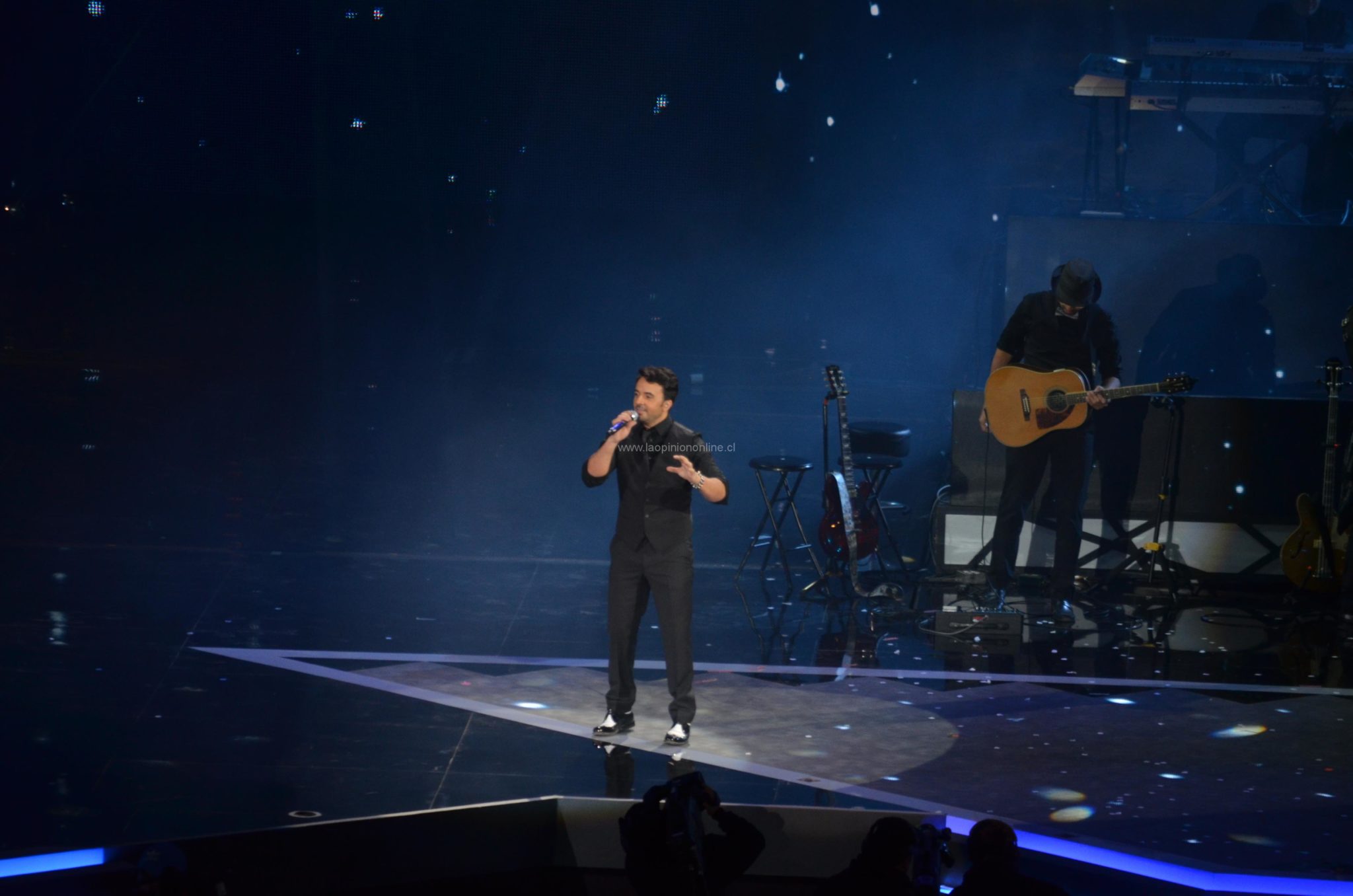 Luis Fonsi dio inicio al LVI Festival Internacional de la Canción de Viña del Mar