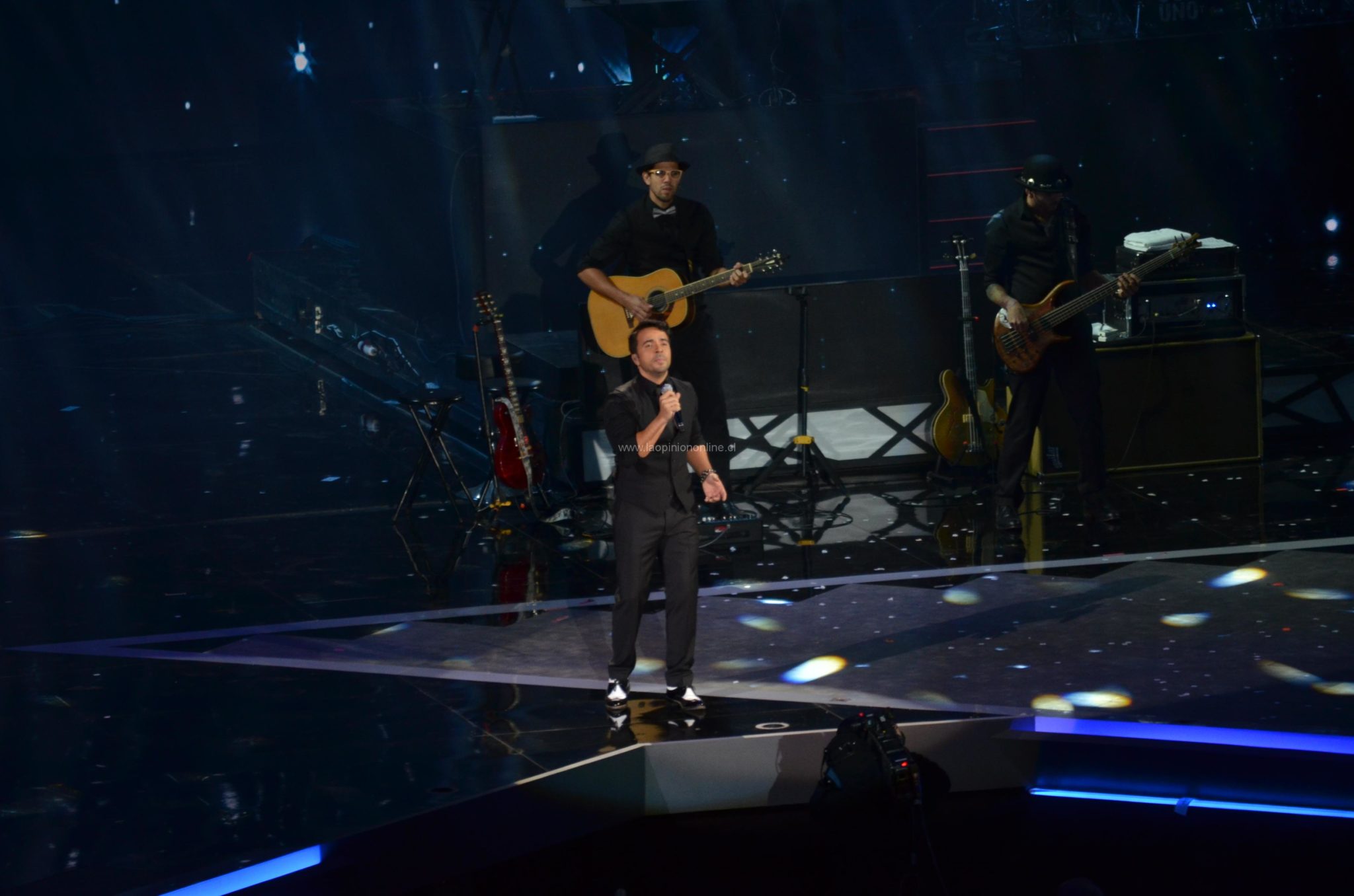 Luis Fonsi dio inicio al LVI Festival Internacional de la Canción de Viña del Mar