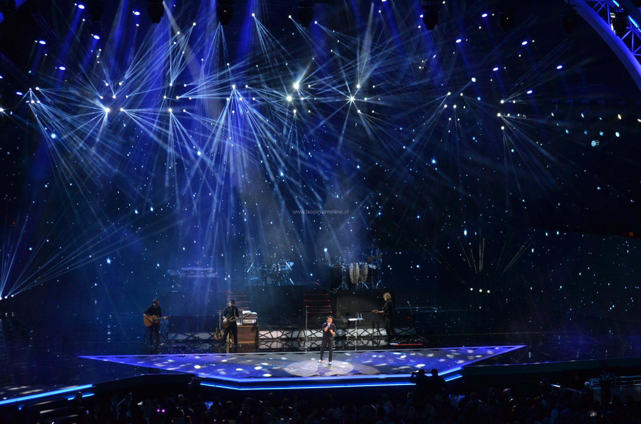 Luis Fonsi dio inicio al LVI Festival Internacional de la Canción de Viña del Mar