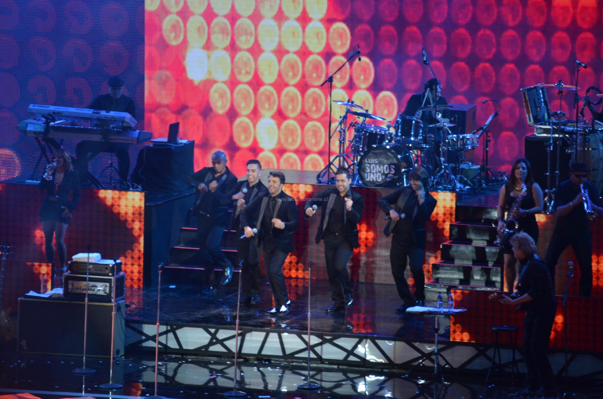 Luis Fonsi dio inicio al LVI Festival Internacional de la Canción de Viña del Mar