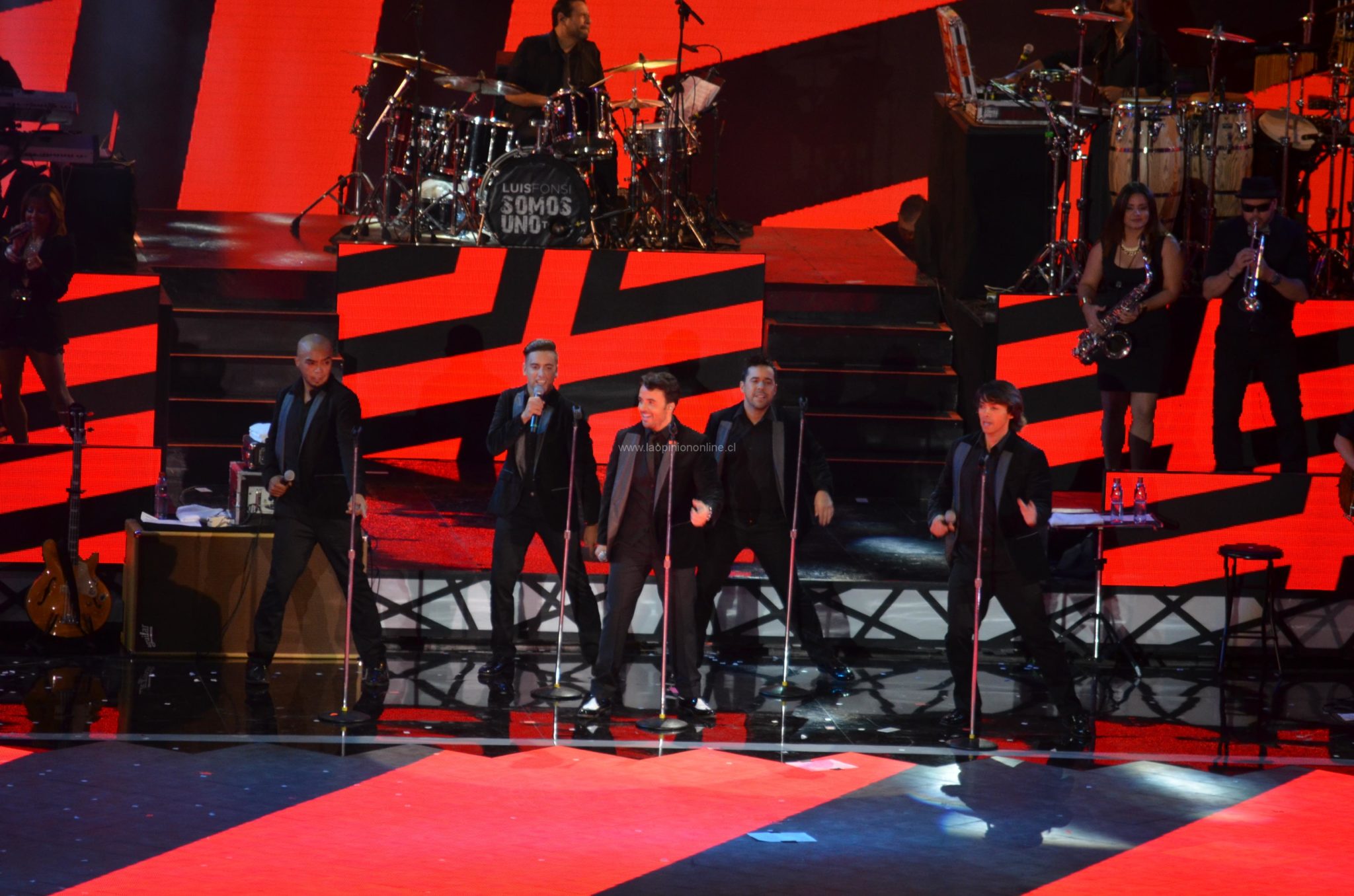 Luis Fonsi dio inicio al LVI Festival Internacional de la Canción de Viña del Mar