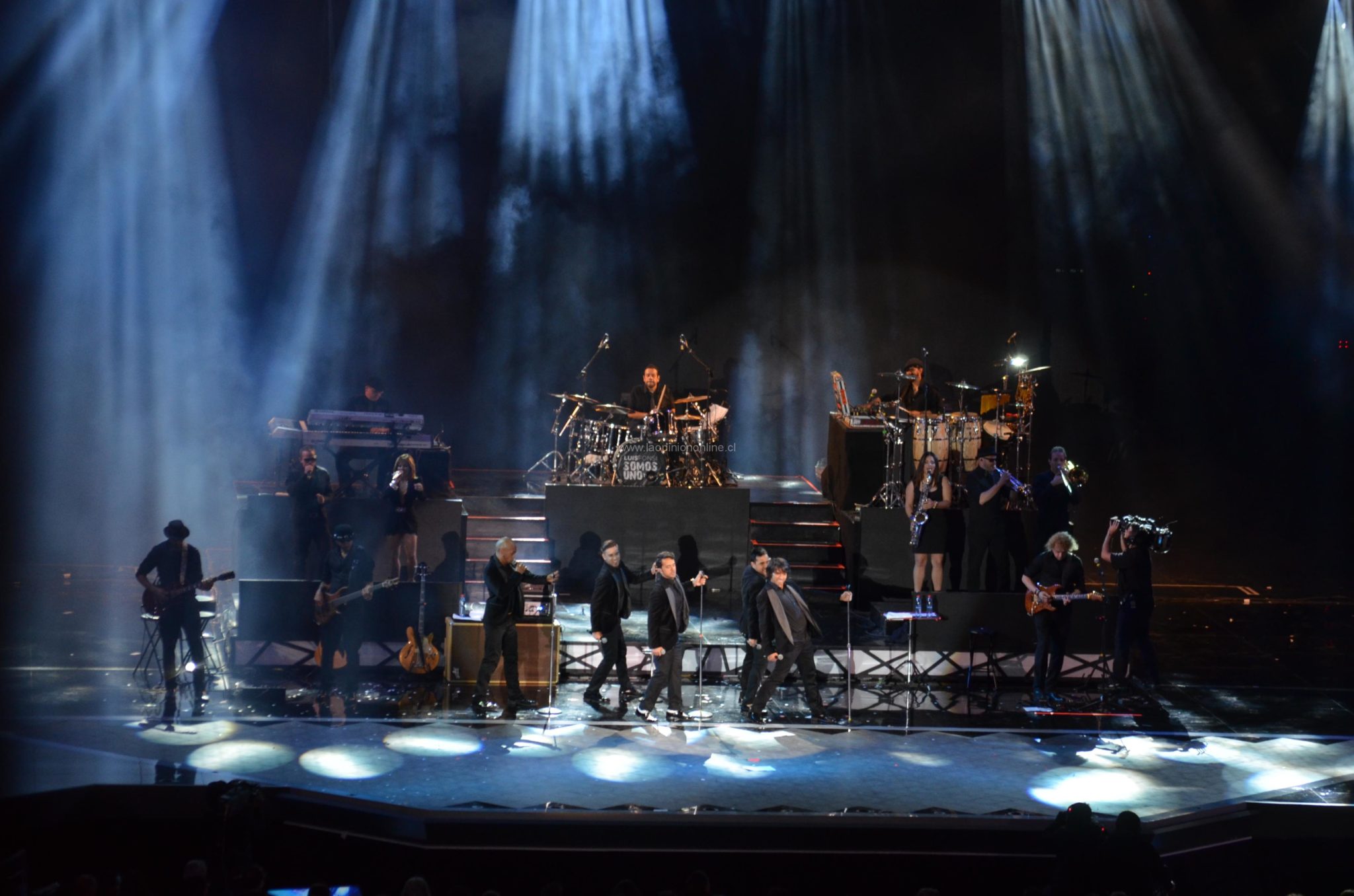 Luis Fonsi dio inicio al LVI Festival Internacional de la Canción de Viña del Mar