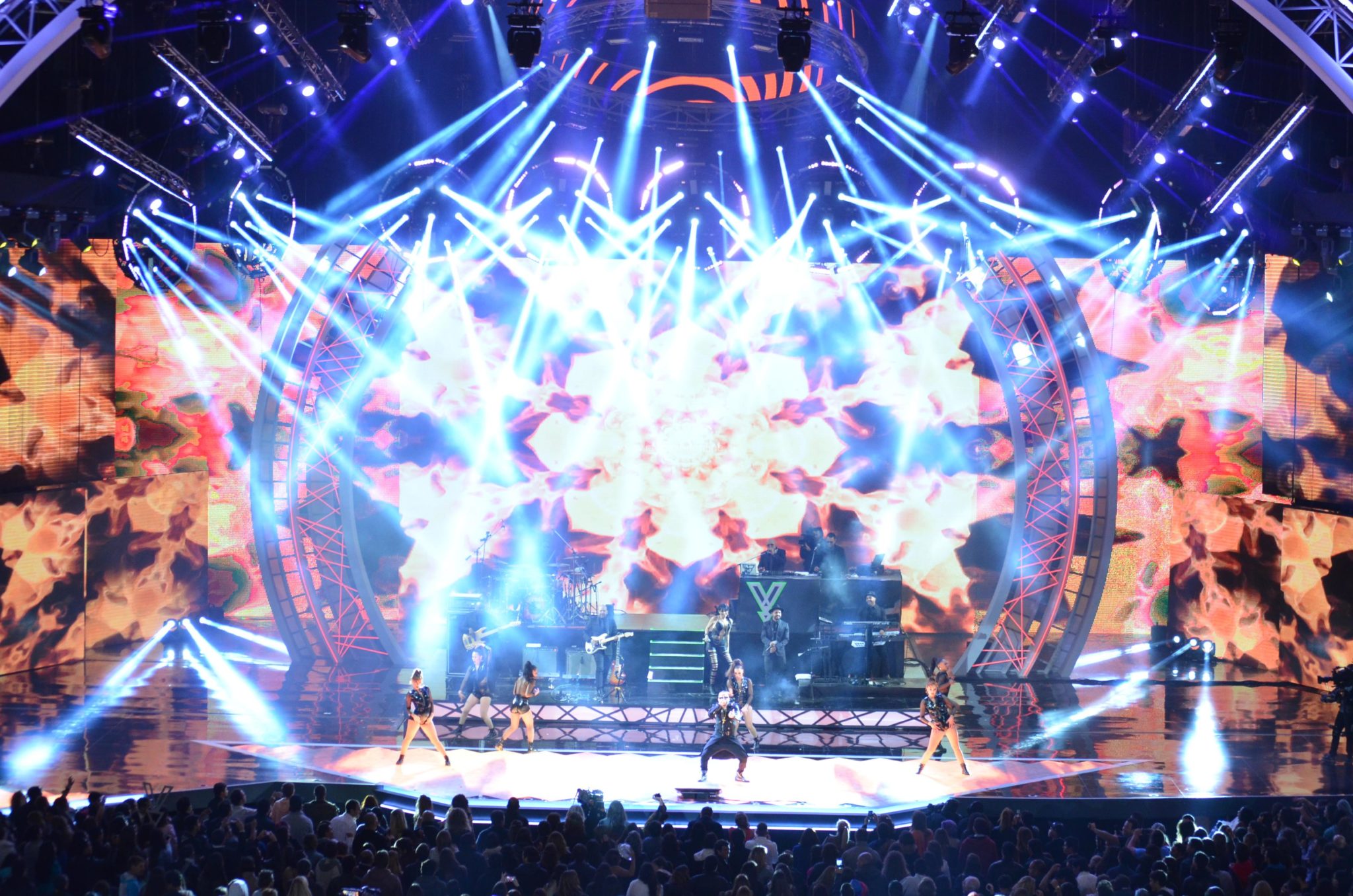 Exitosa primera noche del Festival de Viña 2015