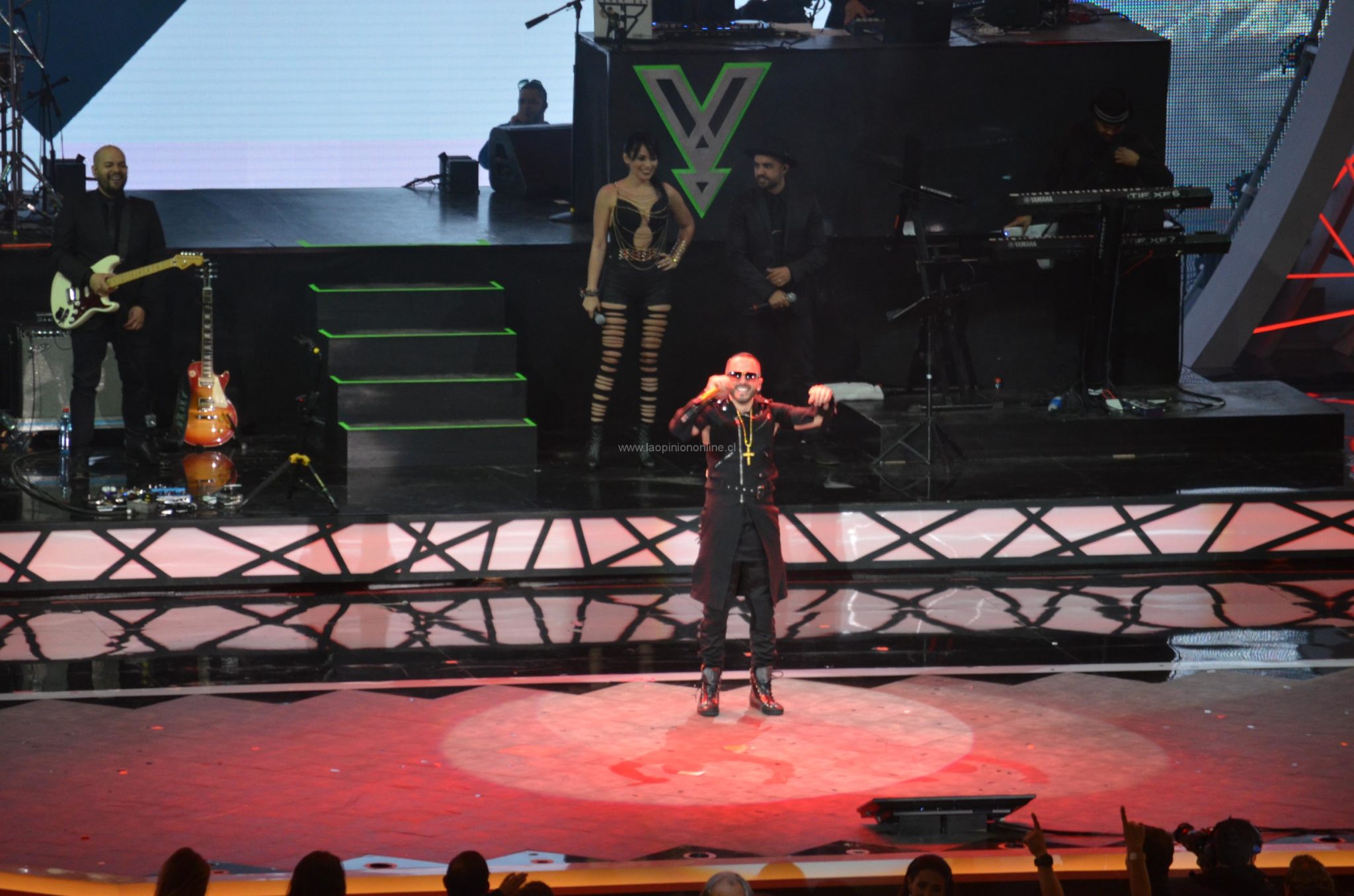 Exitosa primera noche del Festival de Viña 2015