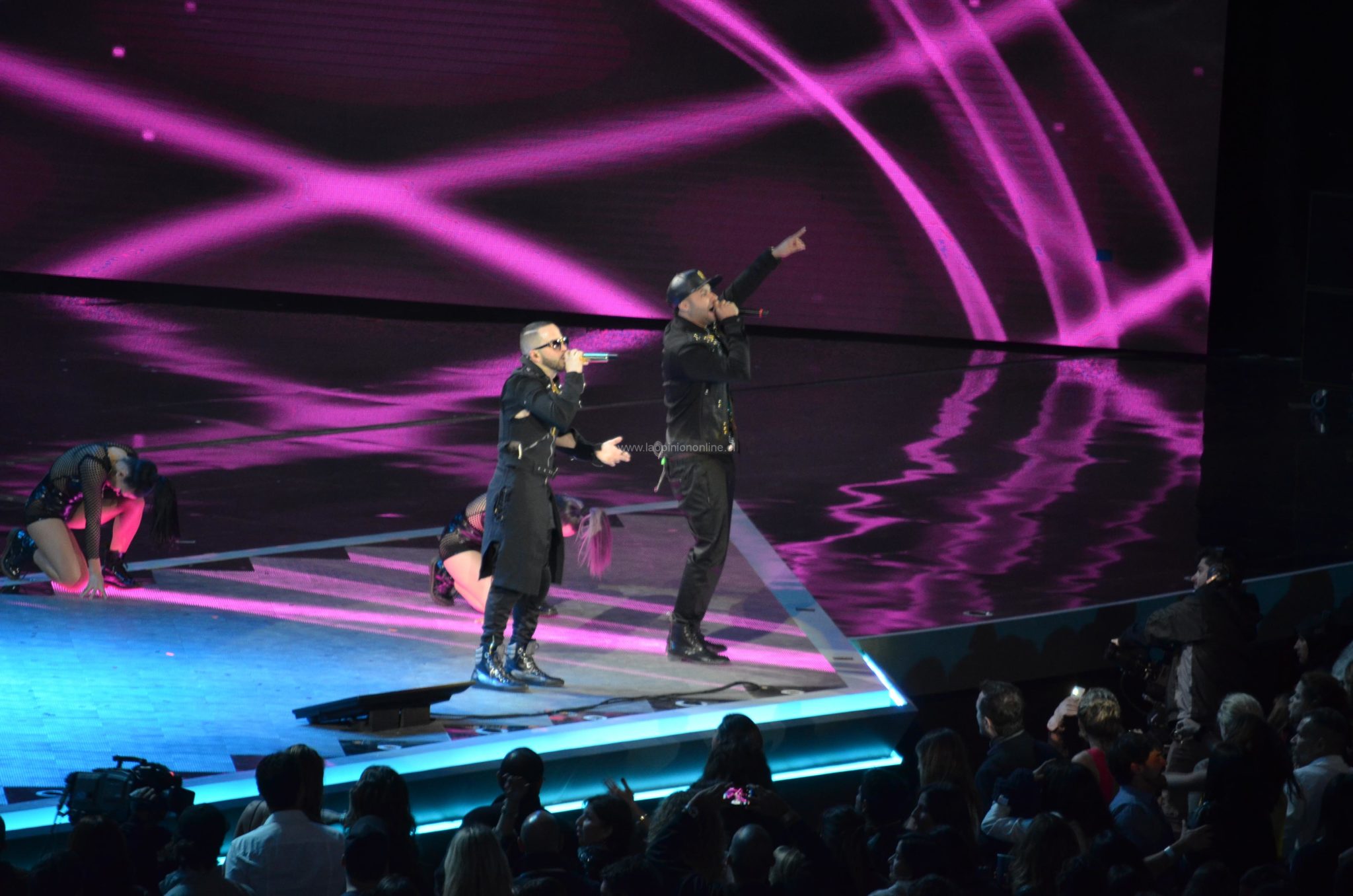 Exitosa primera noche del Festival de Viña 2015