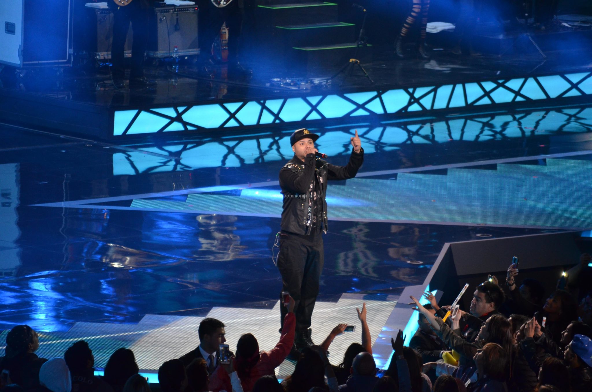 Exitosa primera noche del Festival de Viña 2015