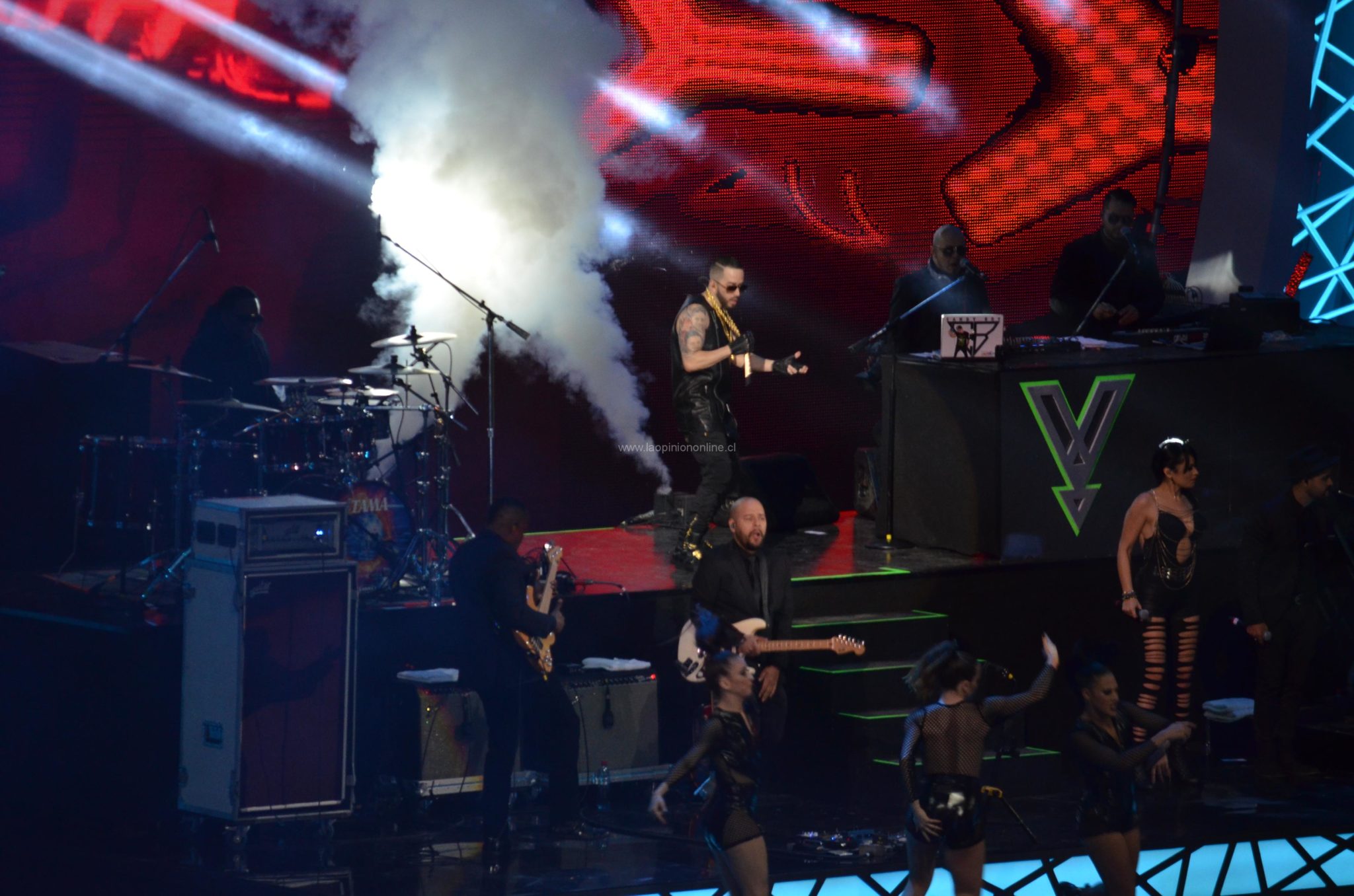 Exitosa primera noche del Festival de Viña 2015