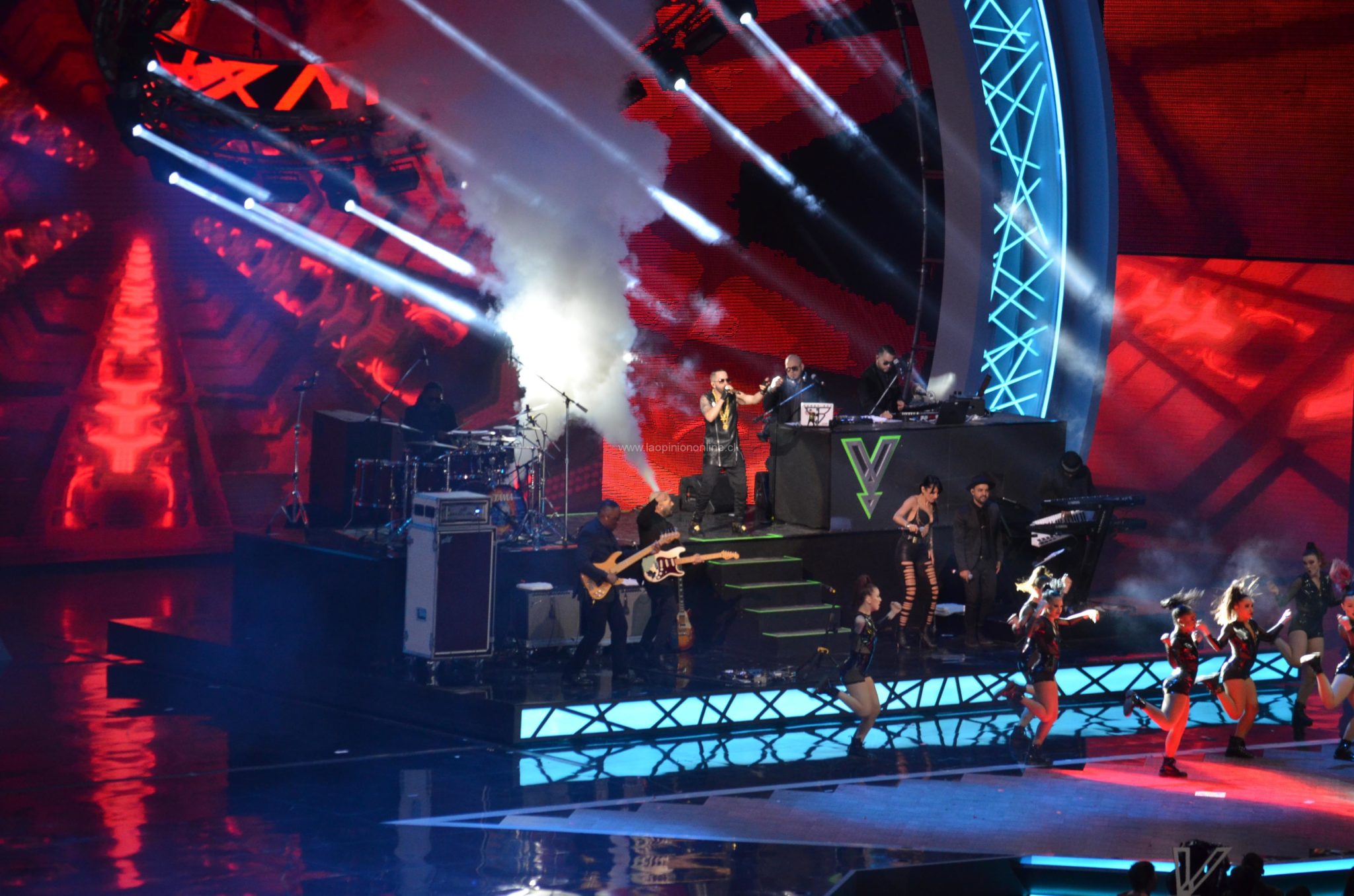 Exitosa primera noche del Festival de Viña 2015