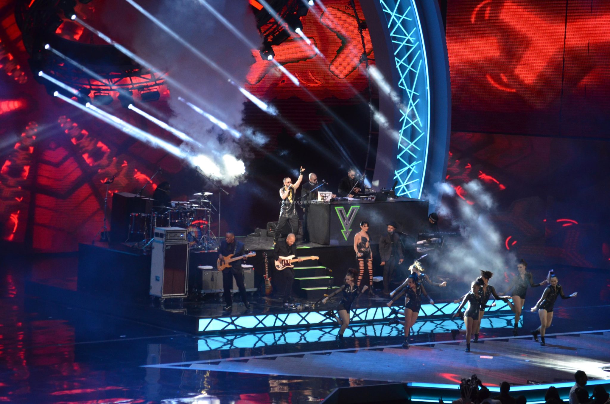Exitosa primera noche del Festival de Viña 2015