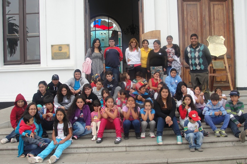 Niños de las alturas de Olmué realizan tour por Valparaíso y Viña