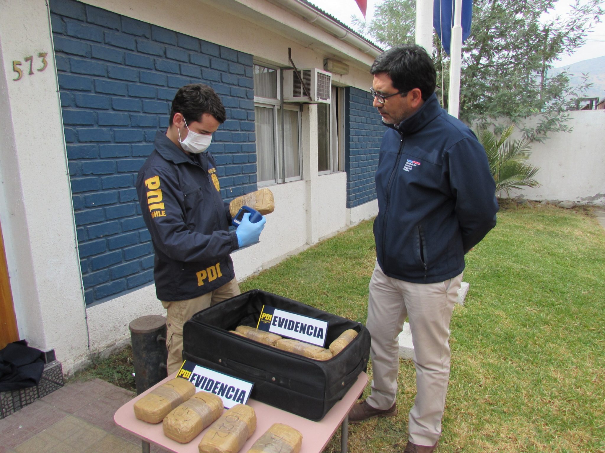 Nuevo golpe al narcotráfico tras incautación de 16 kilos de cocaína por parte de La PDI de La Calera