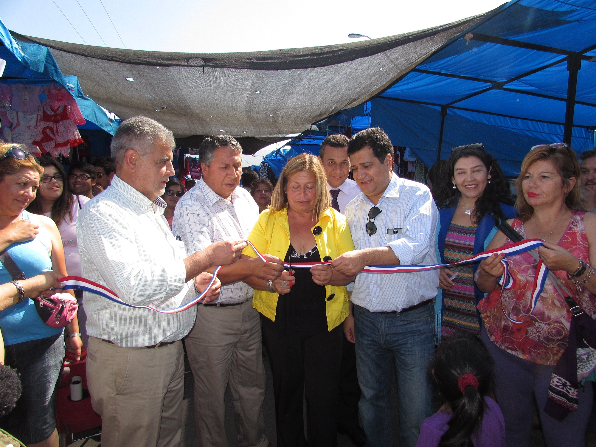 Feria Minorista de La Calera luce nuevo rostro gracias a Sercotec