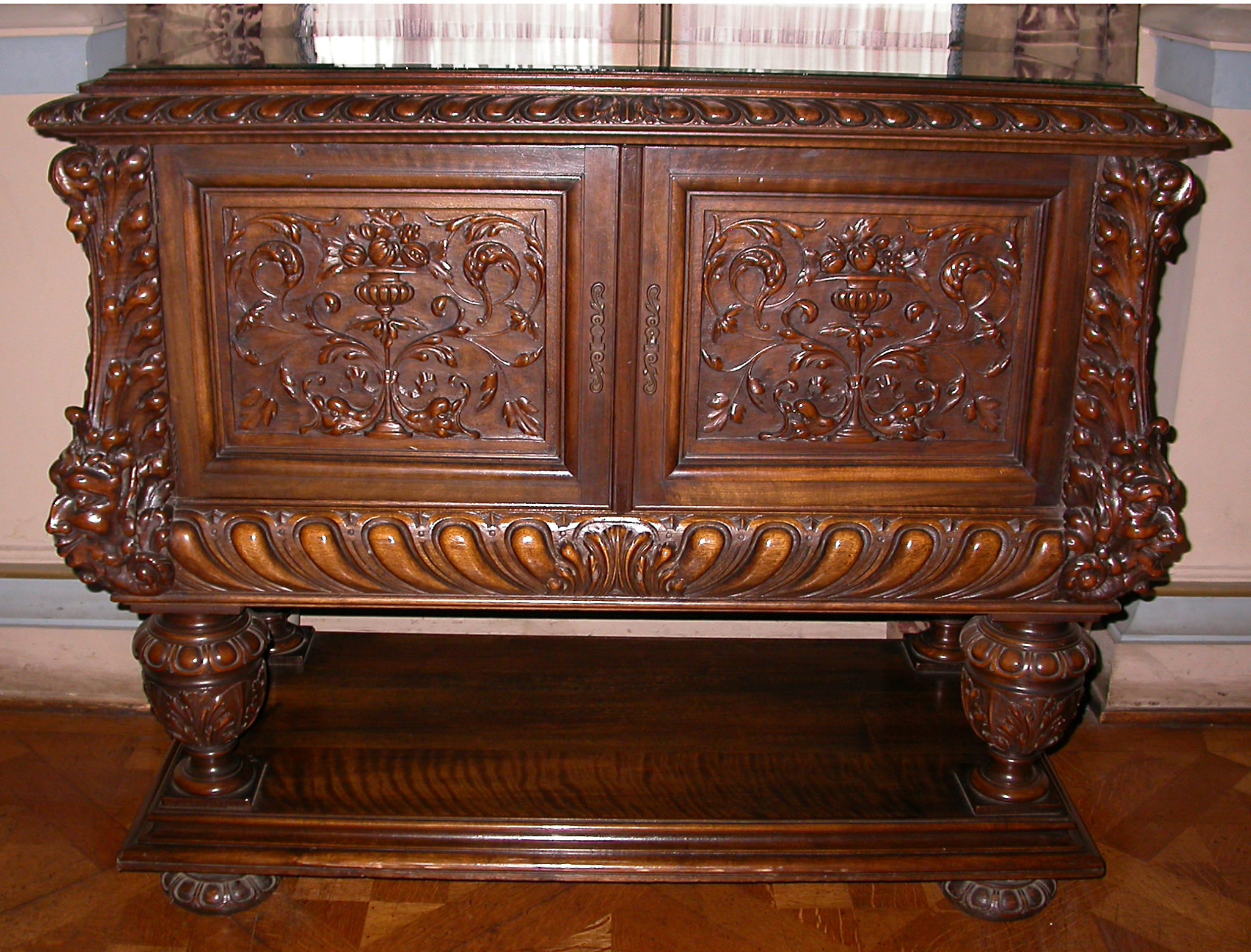 Municipio de Viña del Mar llamó a licitación para restaurar objetos de arte de materialidad mixta del Palacio Rioja