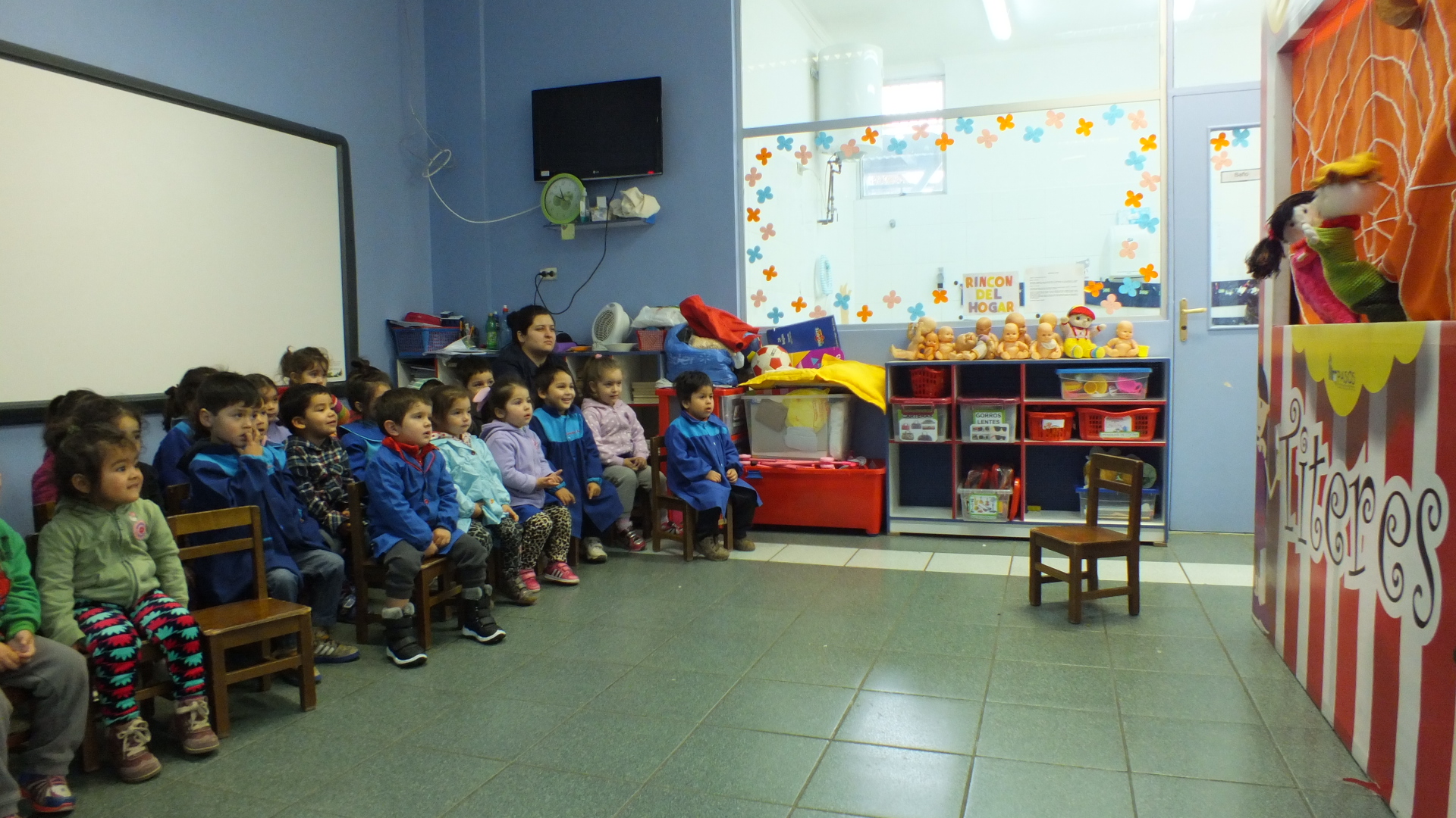 Municipio enseña a 400 niños de Jardines Infantiles de Viña del Mar sobre animales propios de la zona con lúdica obra de títeres