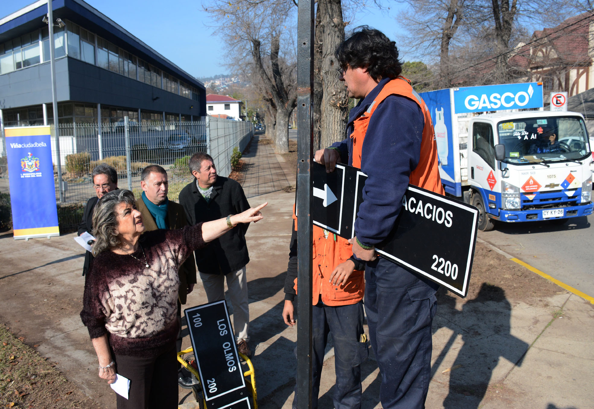 Millonaria inversión efectúa municipio de Viña del Mar para reponer señales de tránsito