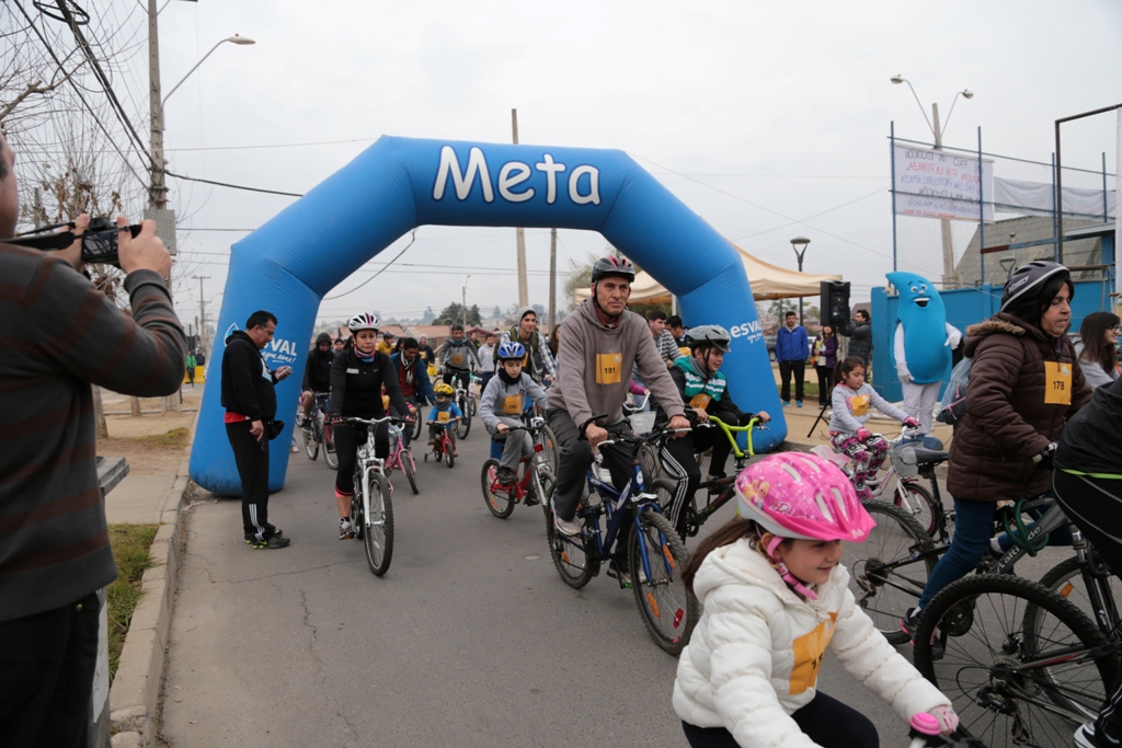 Un centenar de participantes en Cicletada Familiar