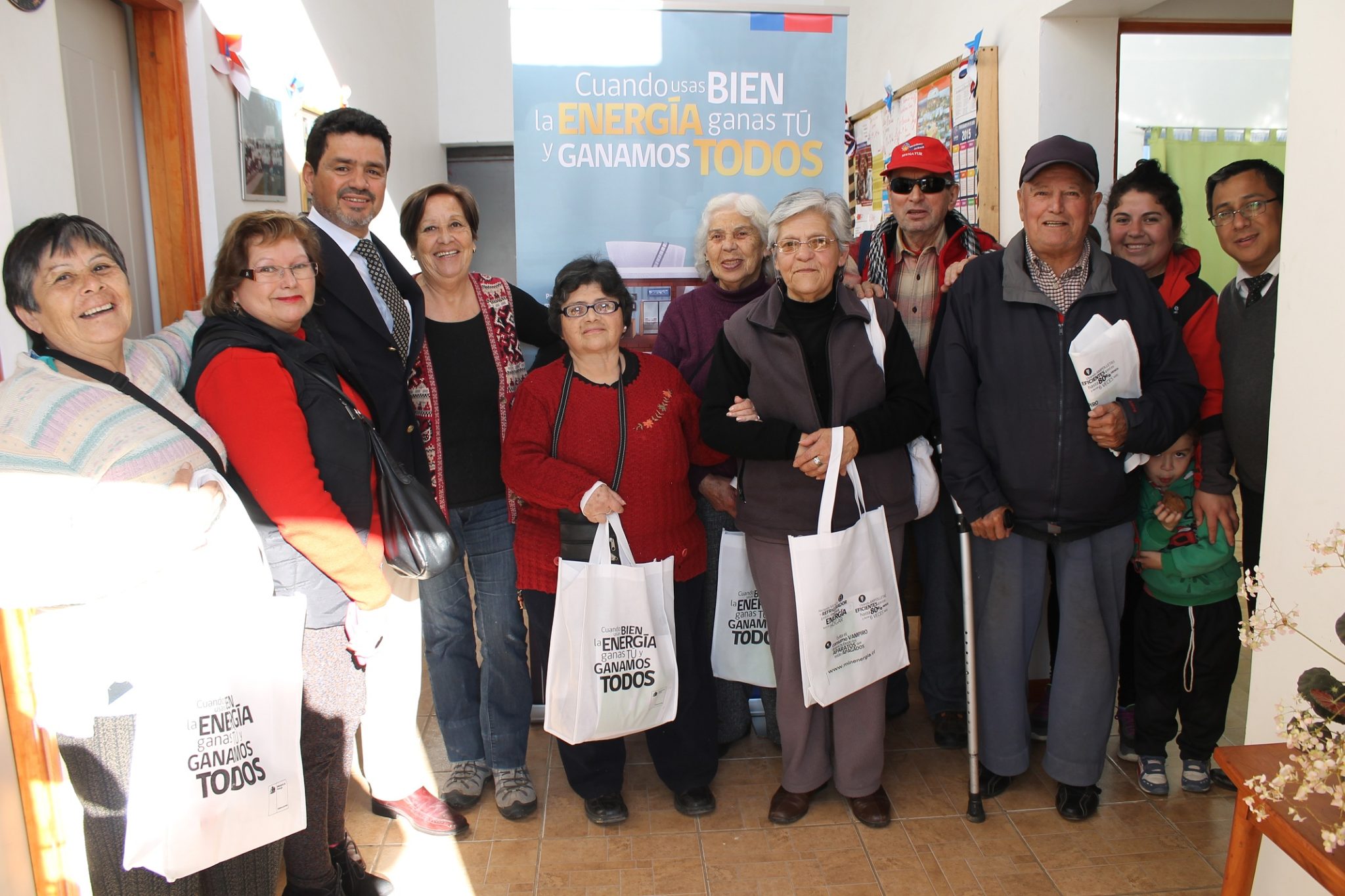 Vecinos de la Provincia Marga Marga aprenden sobre energía y eficiencia energética