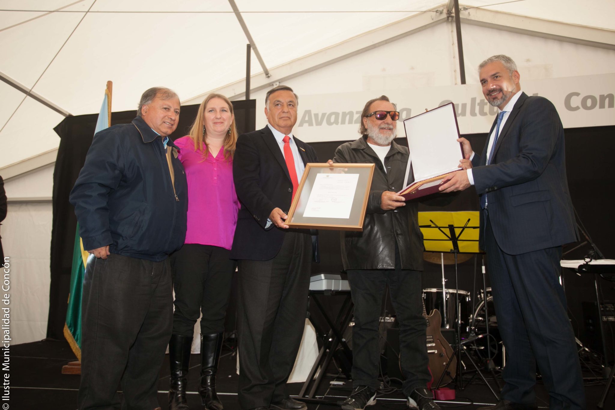 Con ministro de cultura en Concón, visitan futuro centro cultural y nombran Cuidadano Ilustre a Patricio Manns