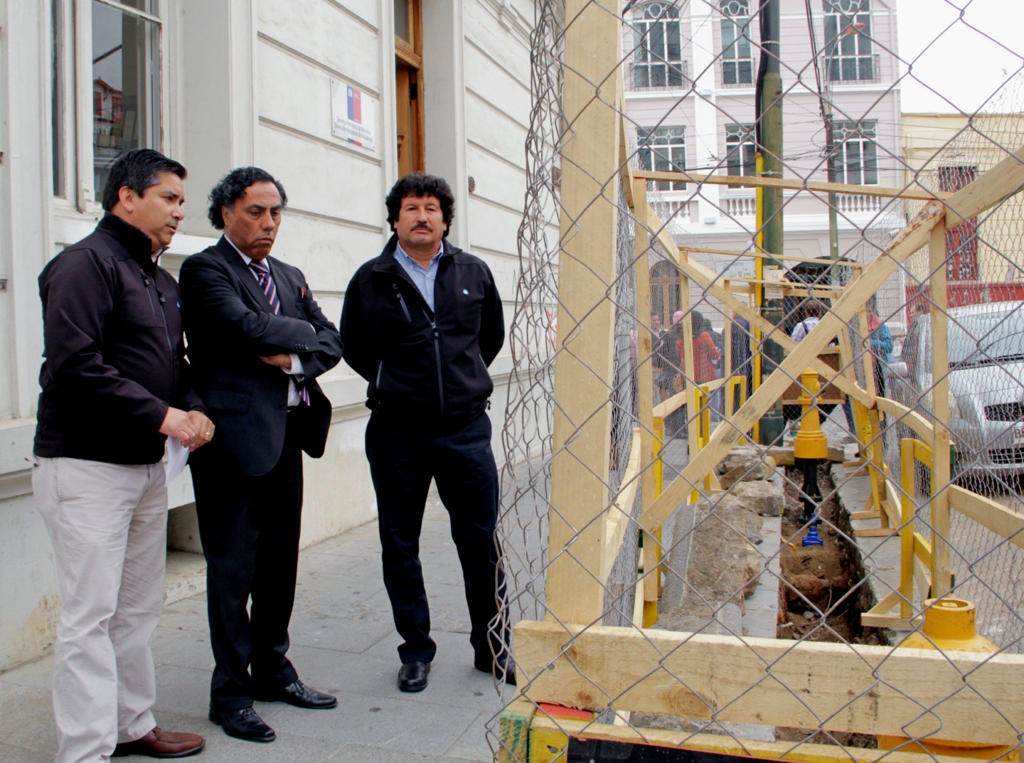 Esval instala nueva red de grifos en el plan de Valparaíso