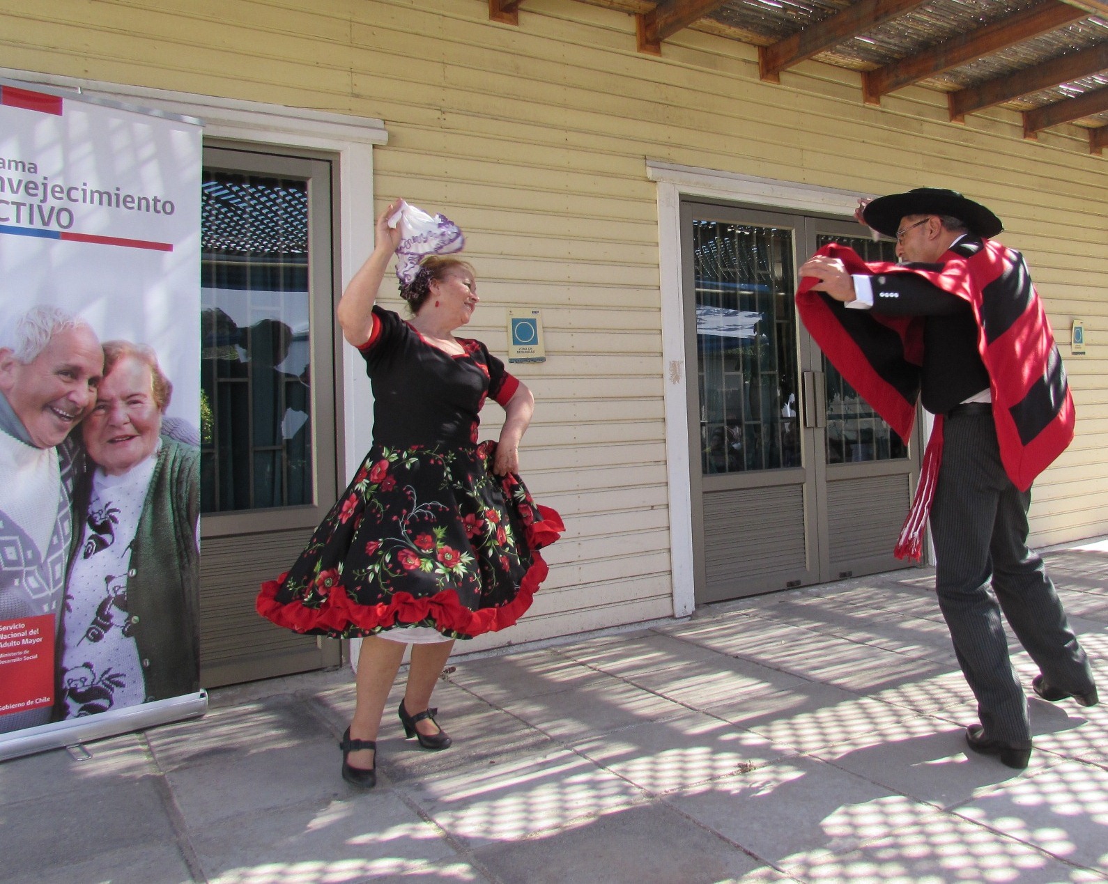Gobernación y Senama entregaron reconocimiento a adultos mayores de Quillota