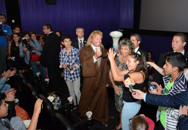 Alcaldesa Virginia Reginato, cine farkas 2