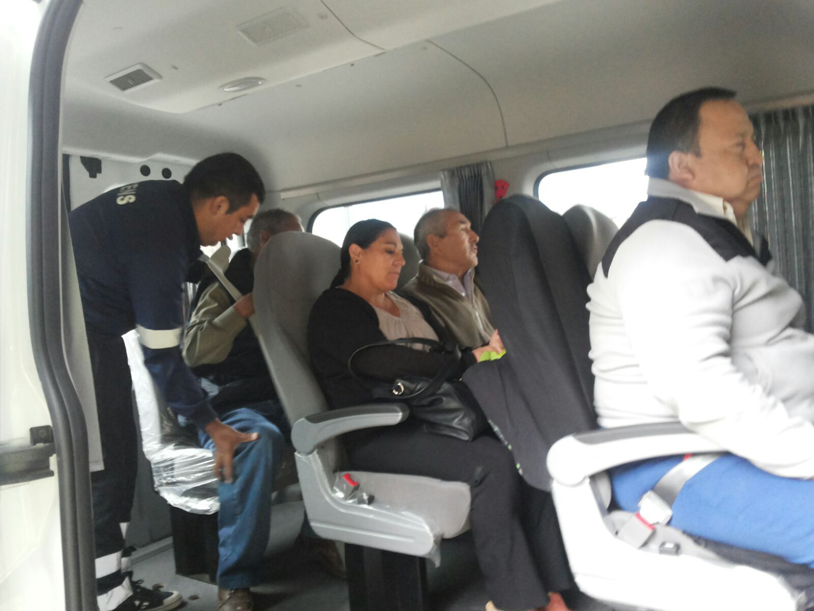 Cesfam de Olmué traslada pacientes a diálisis en nuevo vehículo