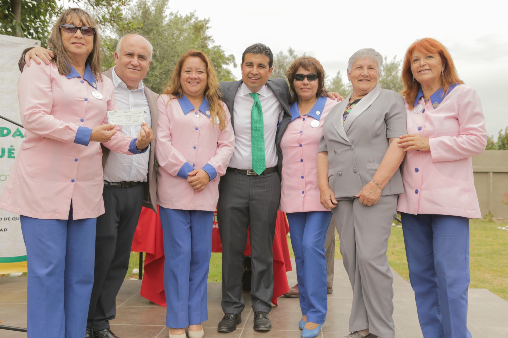 Organizaciones sociales de Quilpué y Belloto reciben cheques del Fondo Social Presidente de la República