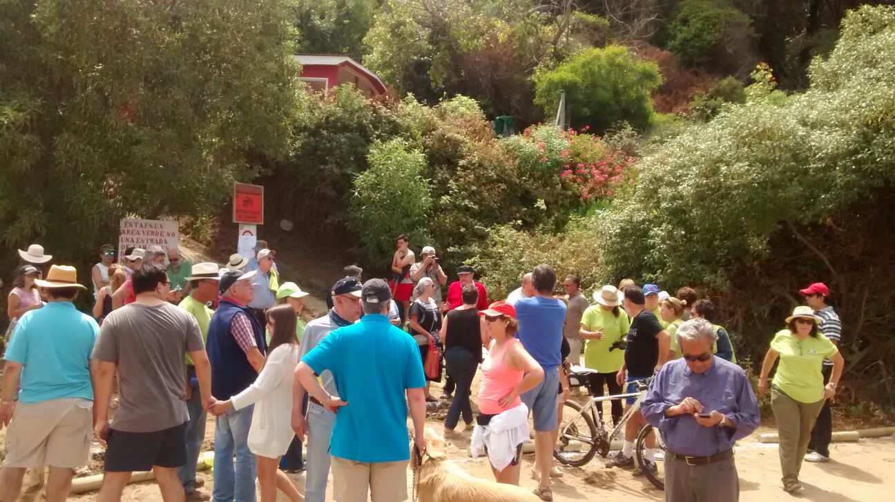 Vecinos de Algarrobo buscan recuperar área verde y denuncian abandono alcaldicio en beneficio de proyecto inmobiliario