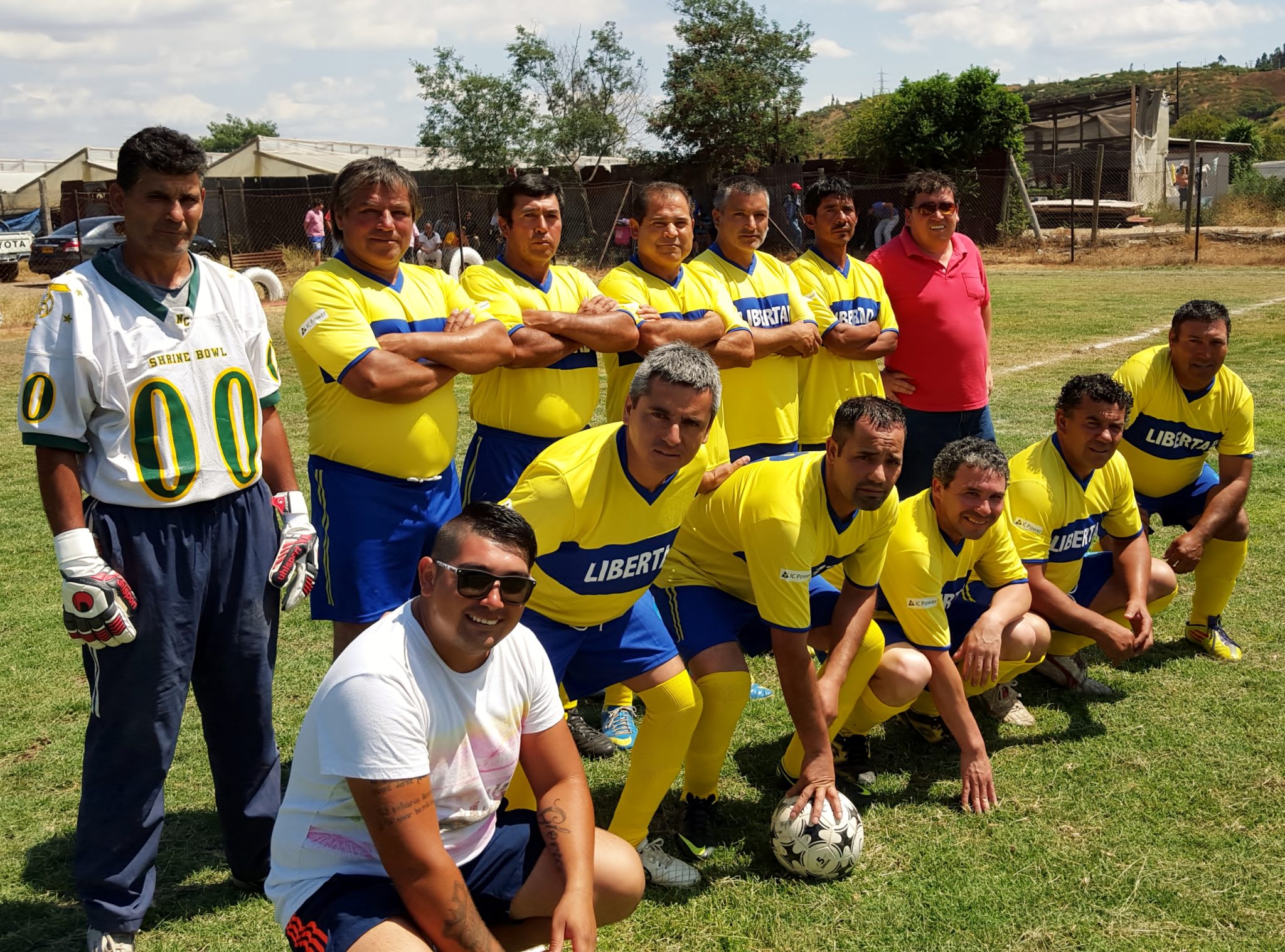 Entregan completa indumentaria deportiva a Club Libertad de Limache
