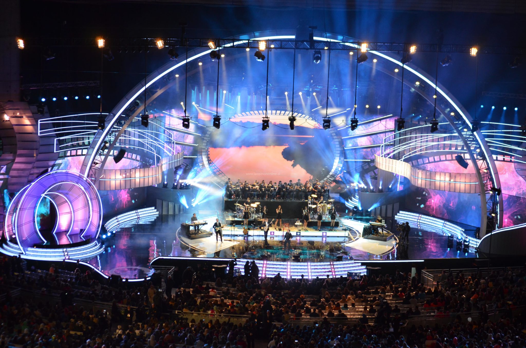 Exitosa noche inaugural del Festival de Viña 2016