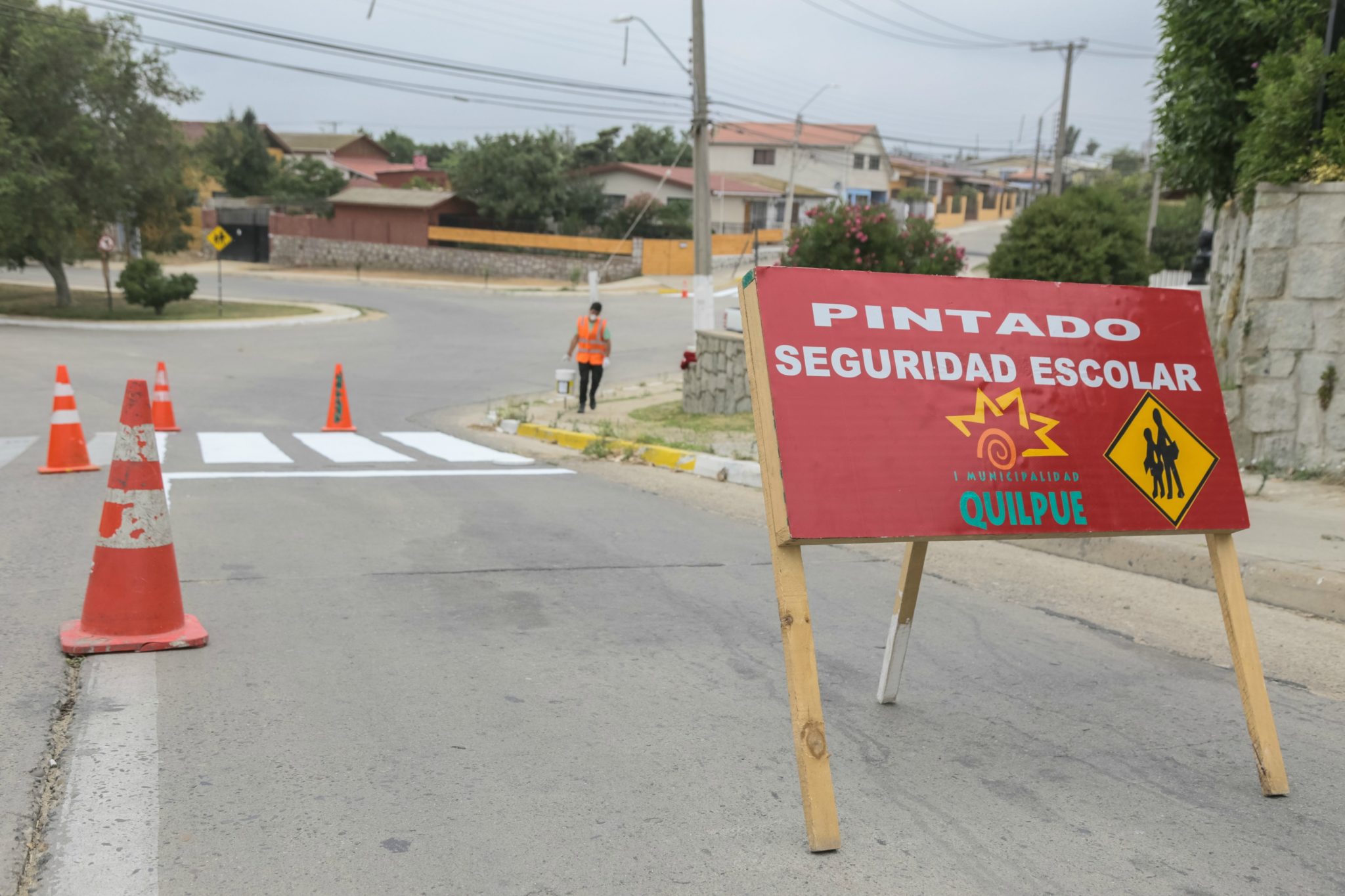 Refuerzan señalética vial en colegios y jardines infantiles de Quilpué