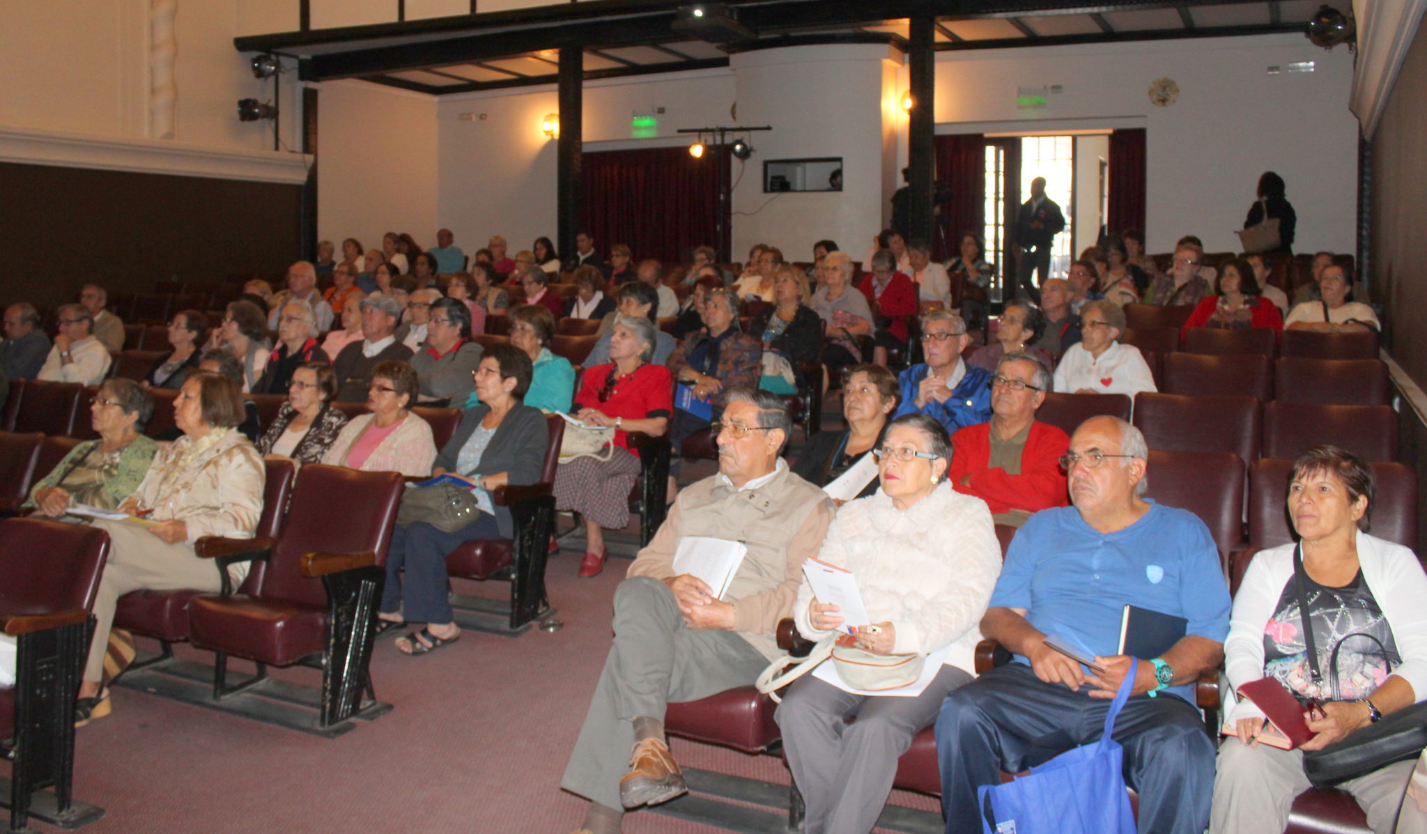 Adultos mayores de Villa Alemana se capacitan para postular a proyectos