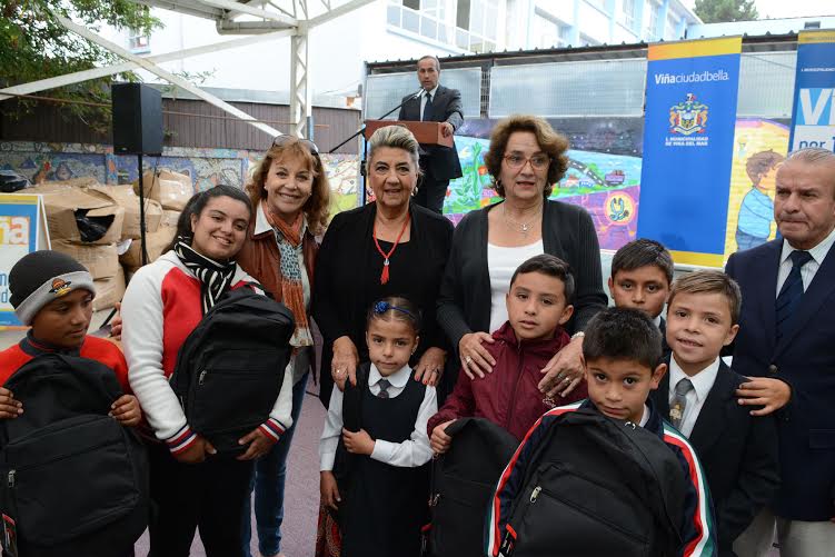 Entregaron útiles escolares a estudiantes vulnerables de Viña del Mar
