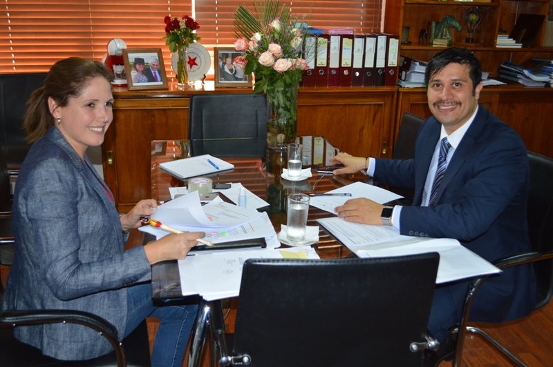 Fiscal Manuel Quintana se reúne con alcaldesa de Olmué