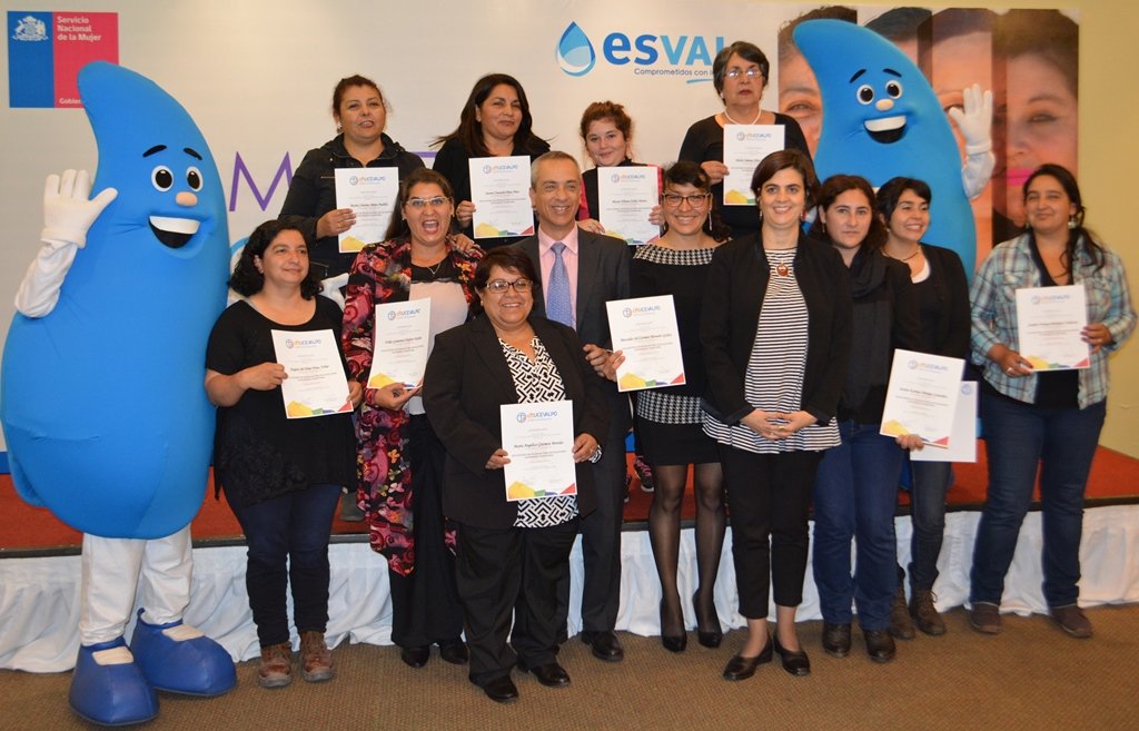 Certifican a las primeras 17 mujeres en instalaciones sanitarias y gasfitería