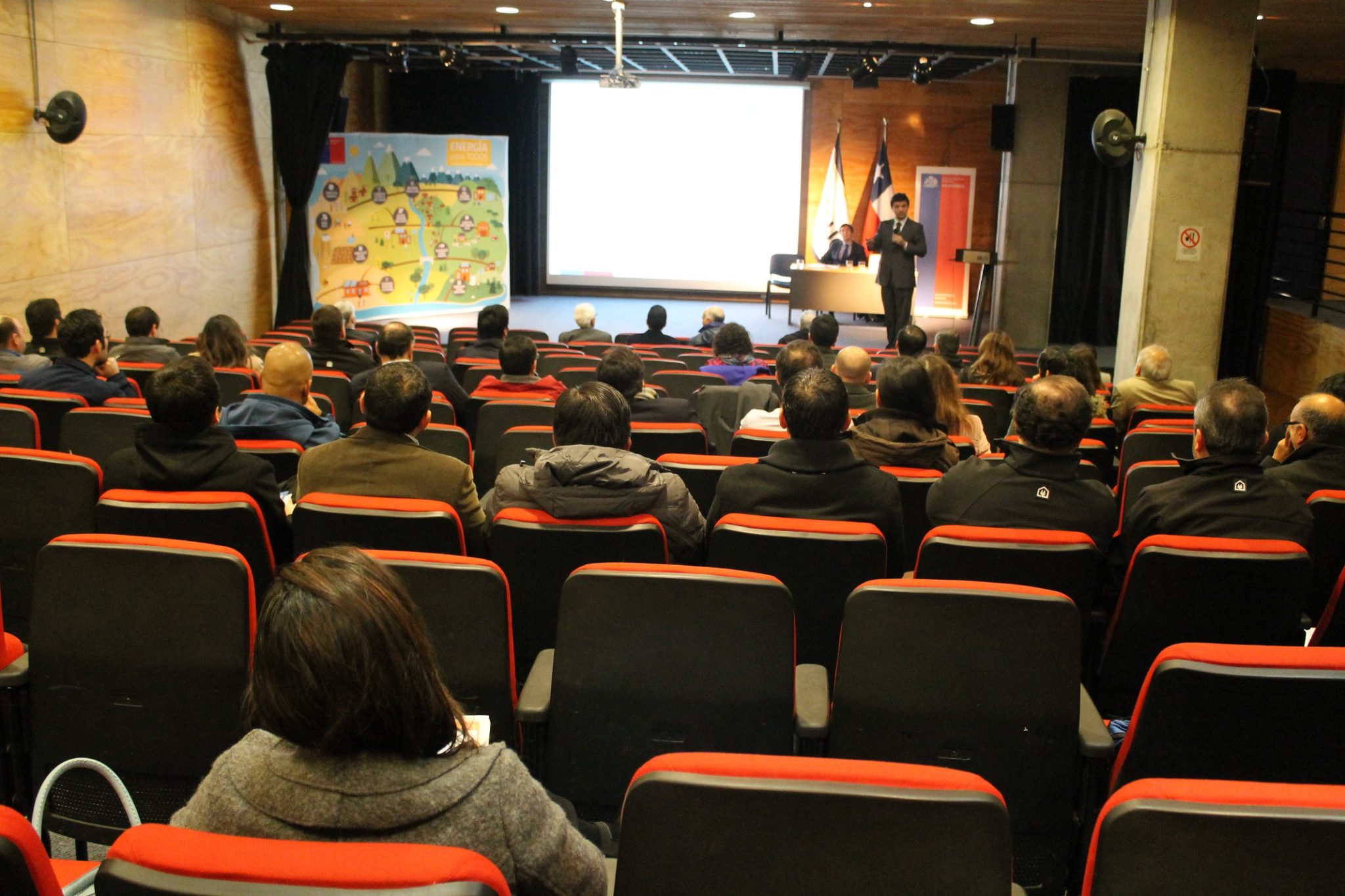 Capacitación de nuevas leyes del Sector Energético se desarrolla en Valparaíso