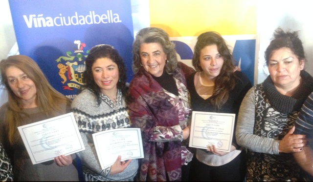 Trabajadores de educación municipalizada de Viña del Mar recibieron certificaciones de capacitación
